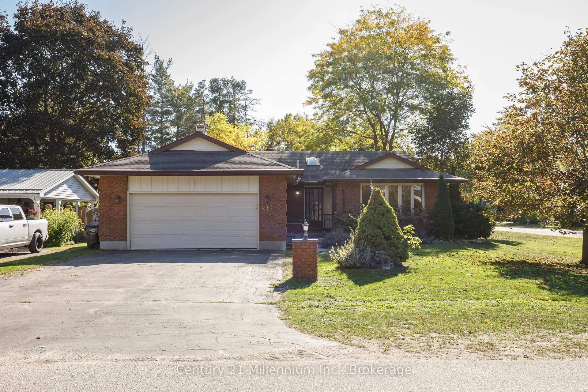Photo 1 of 213 Jane Street, Clearview, Stayner — HOMEH