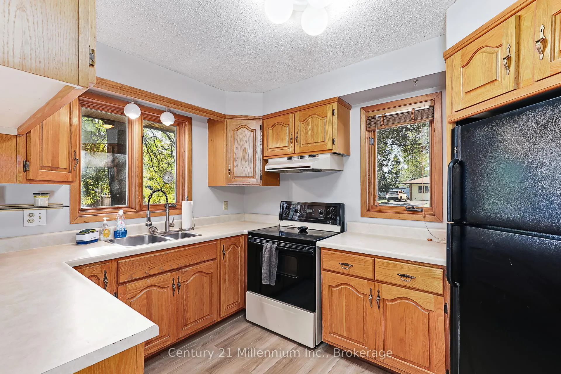 Photo 33 of 213 Jane Street, Clearview, Stayner — HOMEH
