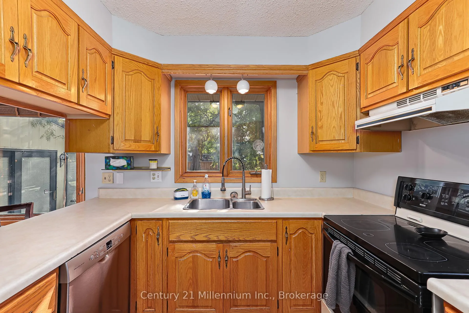 Photo 34 of 213 Jane Street, Clearview, Stayner — HOMEH