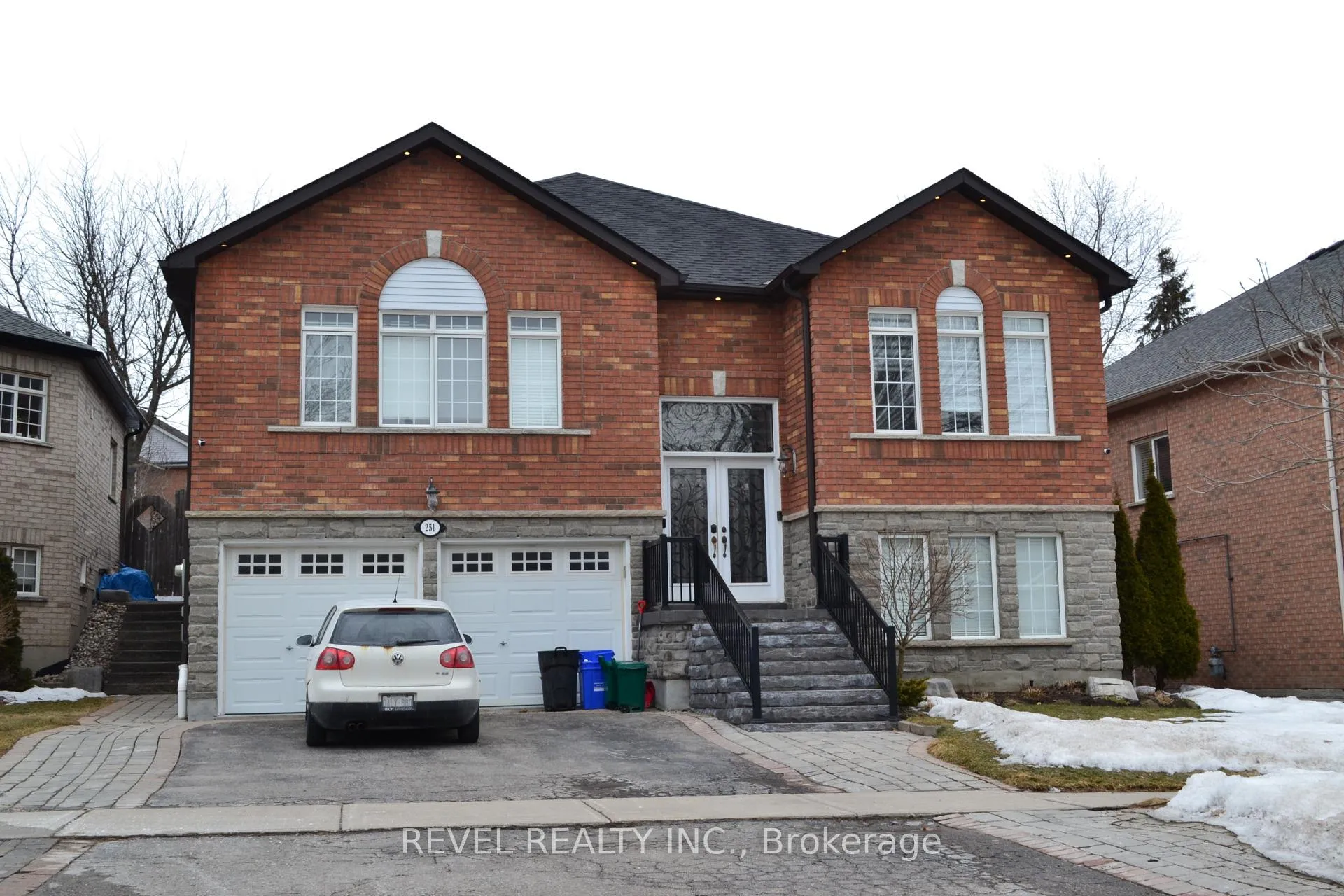 Front of Unit BSMT, 251 Deerglen Terrace