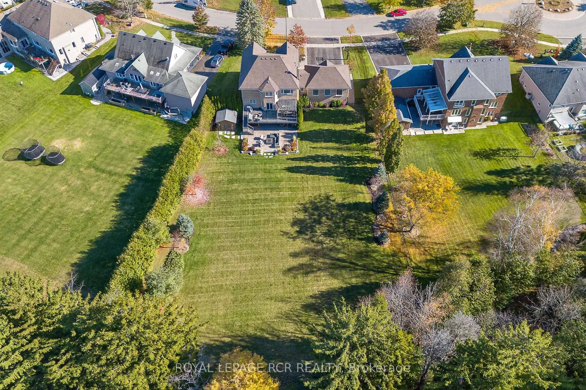 Photo 4 of 40 Campbell Drive, Uxbridge — HOMEH