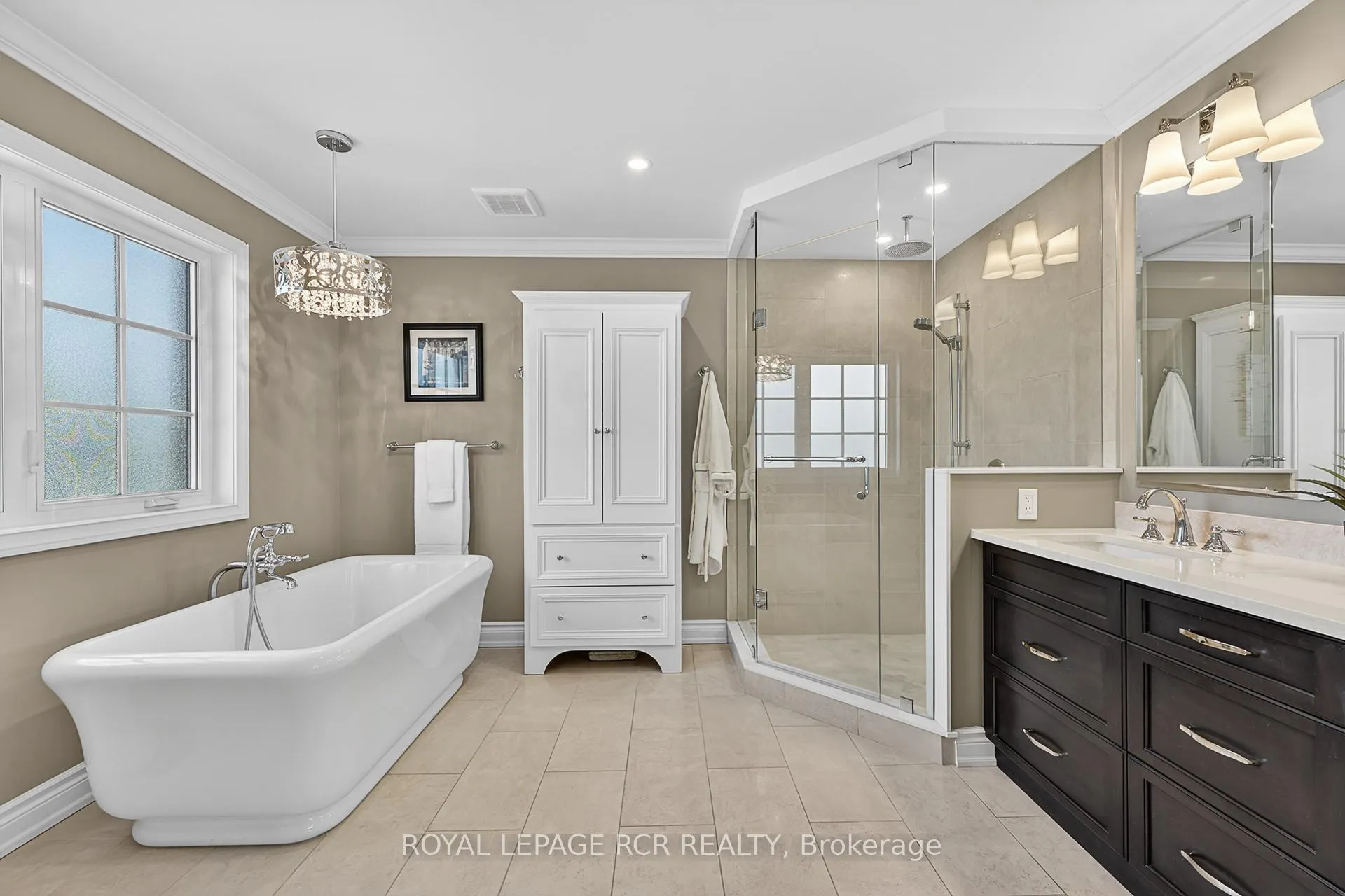 Photo 23 of 40 Campbell Drive, Uxbridge — HOMEH
