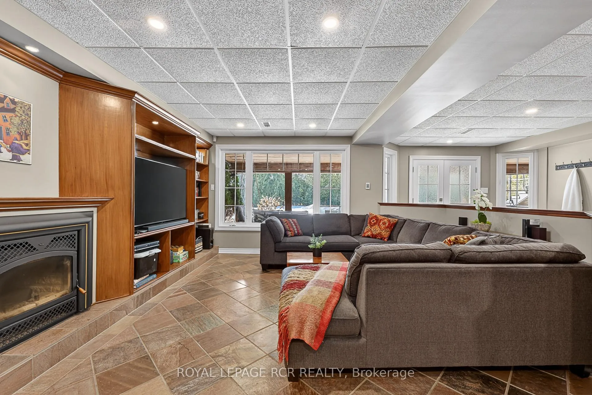 Photo 30 of 40 Campbell Drive, Uxbridge — HOMEH
