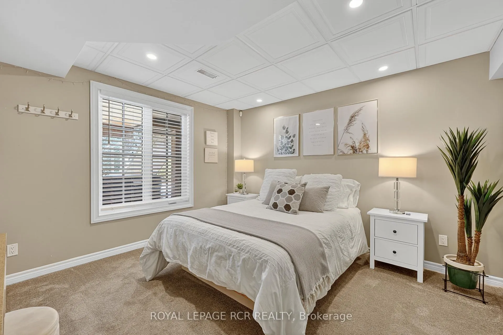Photo 33 of 40 Campbell Drive, Uxbridge — HOMEH