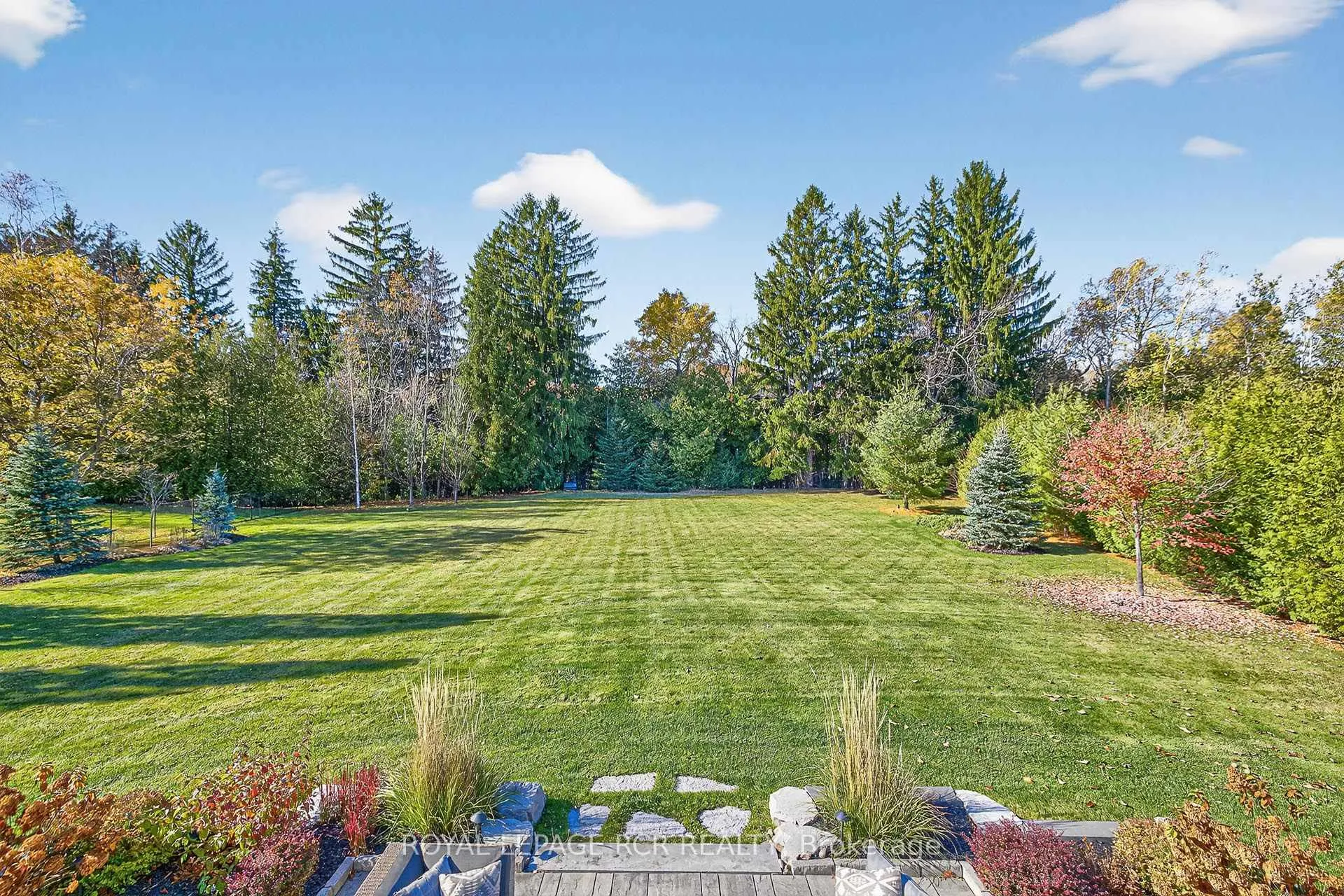 Photo 34 of 40 Campbell Drive, Uxbridge — HOMEH