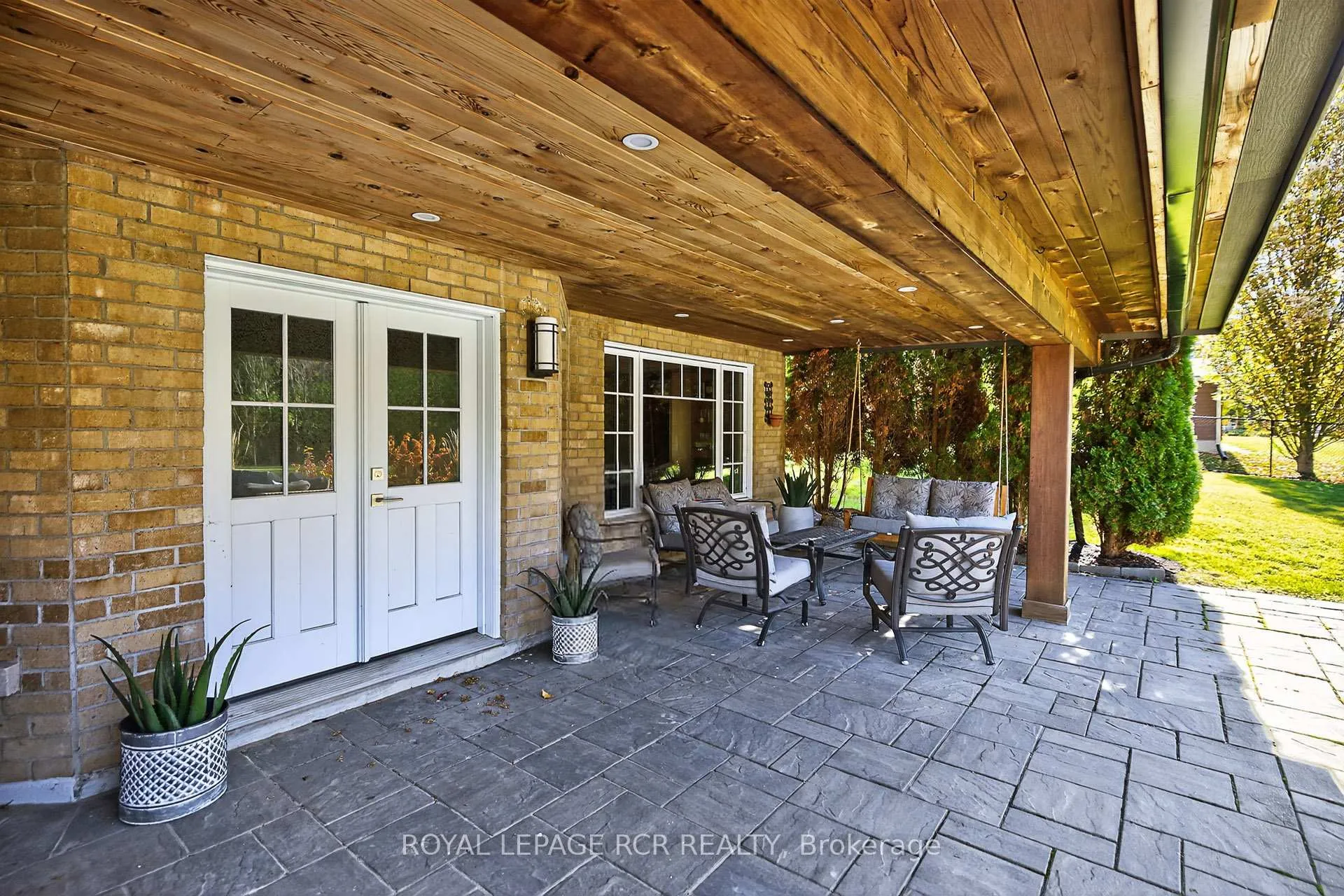Photo 43 of 40 Campbell Drive, Uxbridge — HOMEH