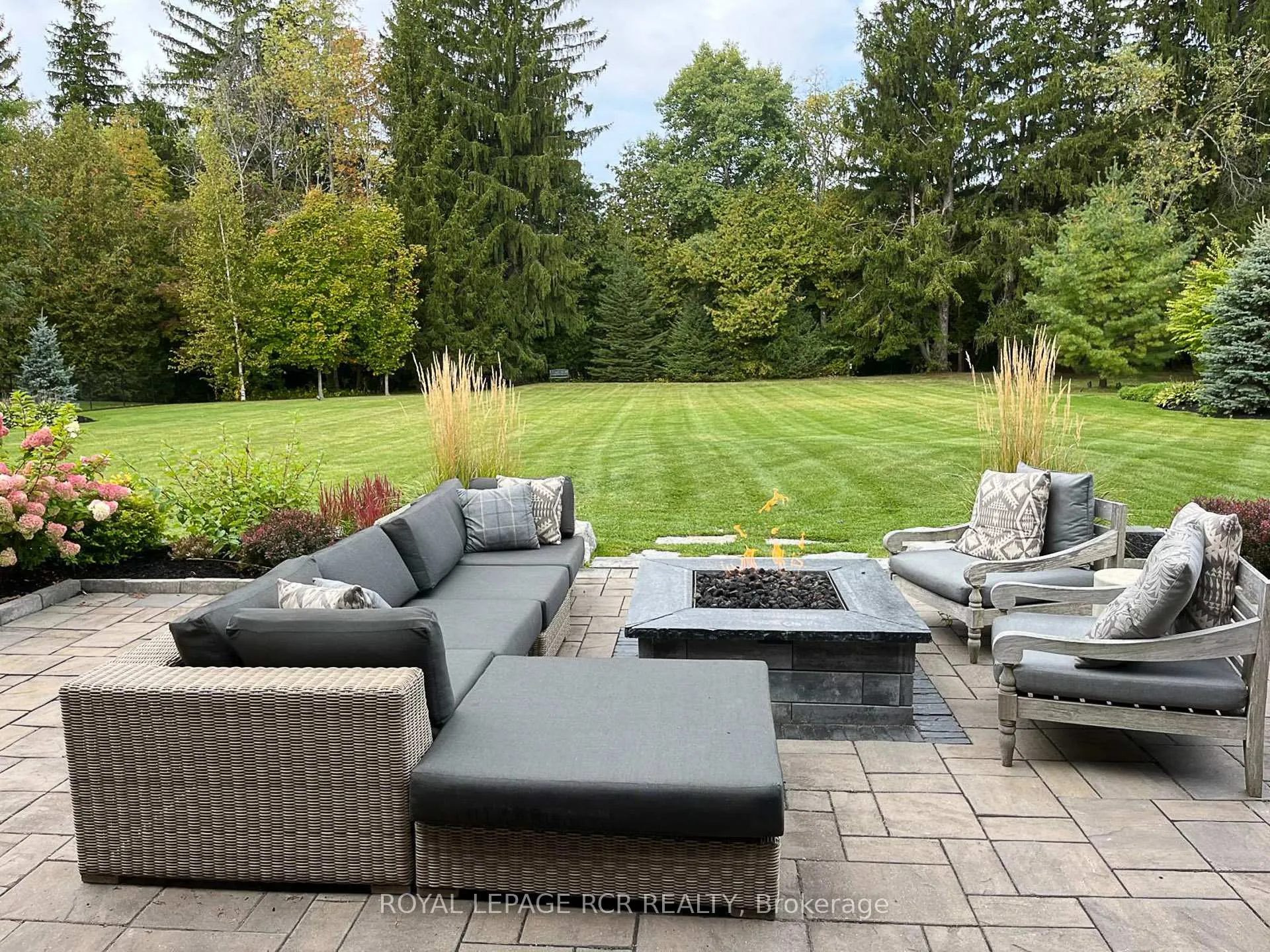 Photo 44 of 40 Campbell Drive, Uxbridge — HOMEH