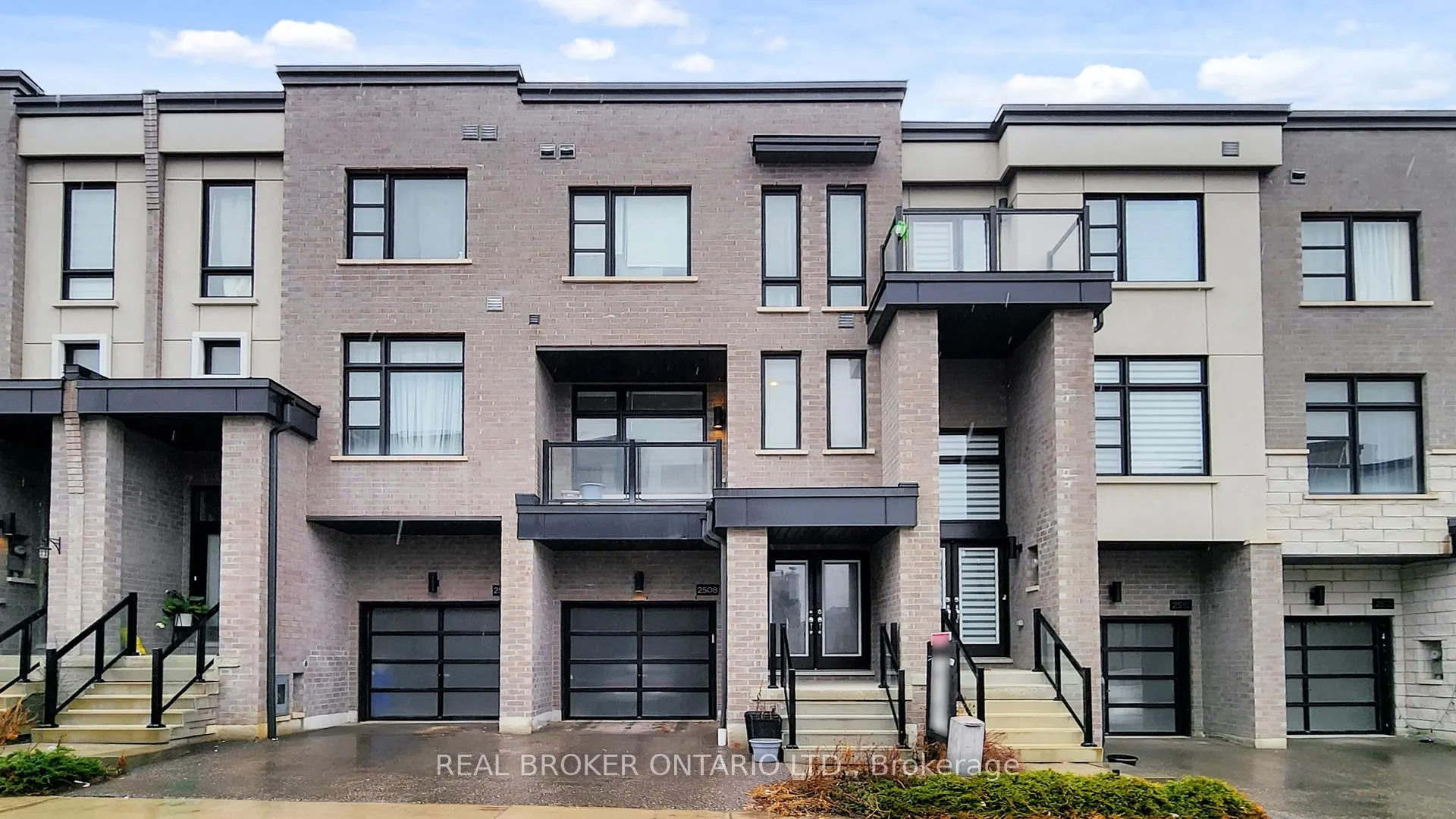 Photo 1 of 2508 Castlegate Crossing, Pickering, Duffin Heights — HOMEH