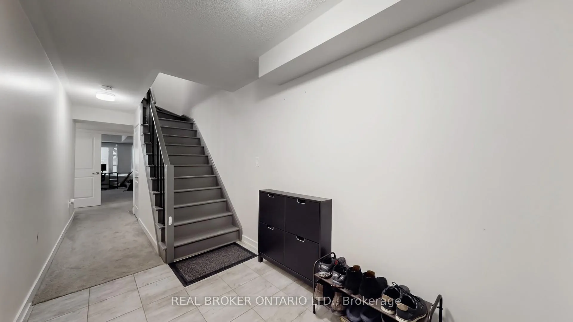 Photo 3 of 2508 Castlegate Crossing, Pickering, Duffin Heights — HOMEH