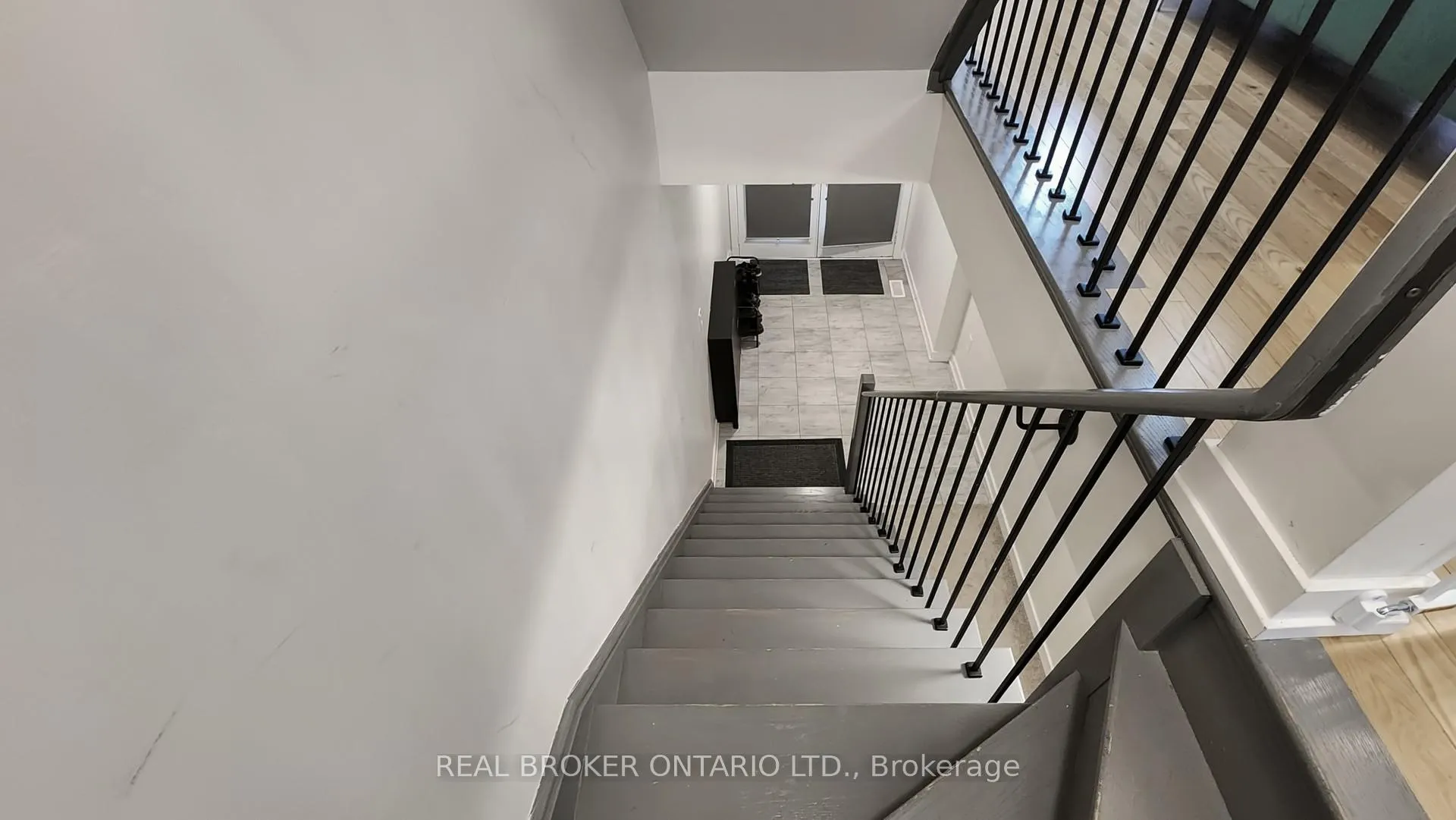 Photo 4 of 2508 Castlegate Crossing, Pickering, Duffin Heights — HOMEH