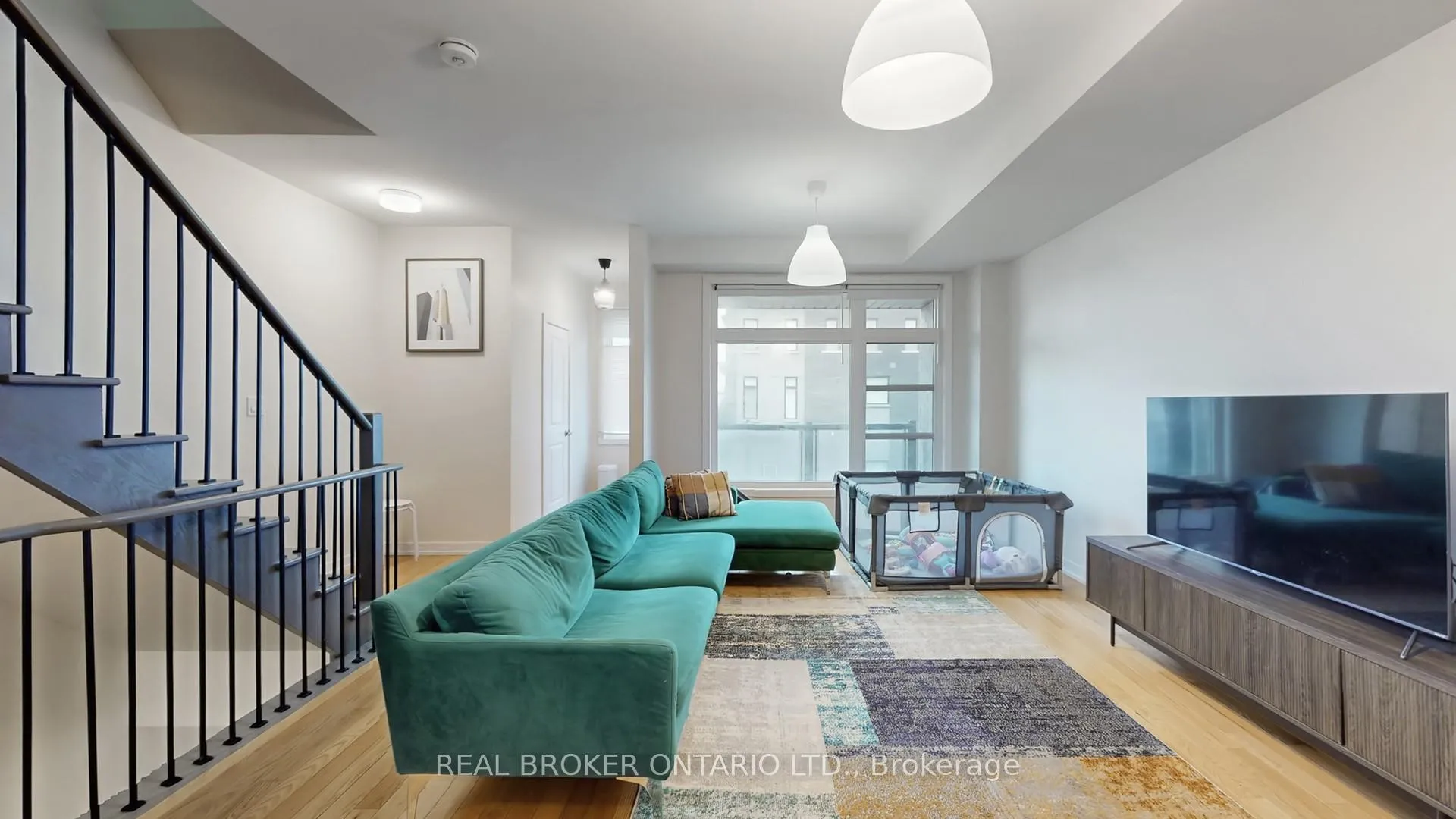 Photo 5 of 2508 Castlegate Crossing, Pickering, Duffin Heights — HOMEH