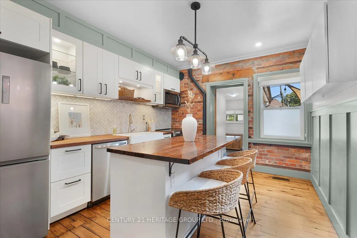 Photo 10 of 40 Emerald Street N, Hamilton, Landsdale — HOMEH