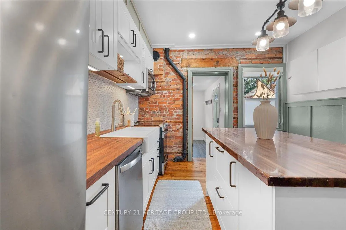 Photo 12 of 40 Emerald Street N, Hamilton, Landsdale — HOMEH