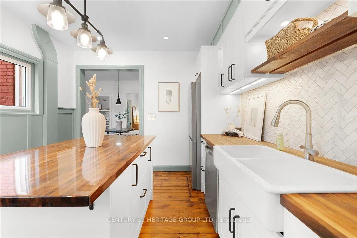 Photo 15 of 40 Emerald Street N, Hamilton, Landsdale — HOMEH
