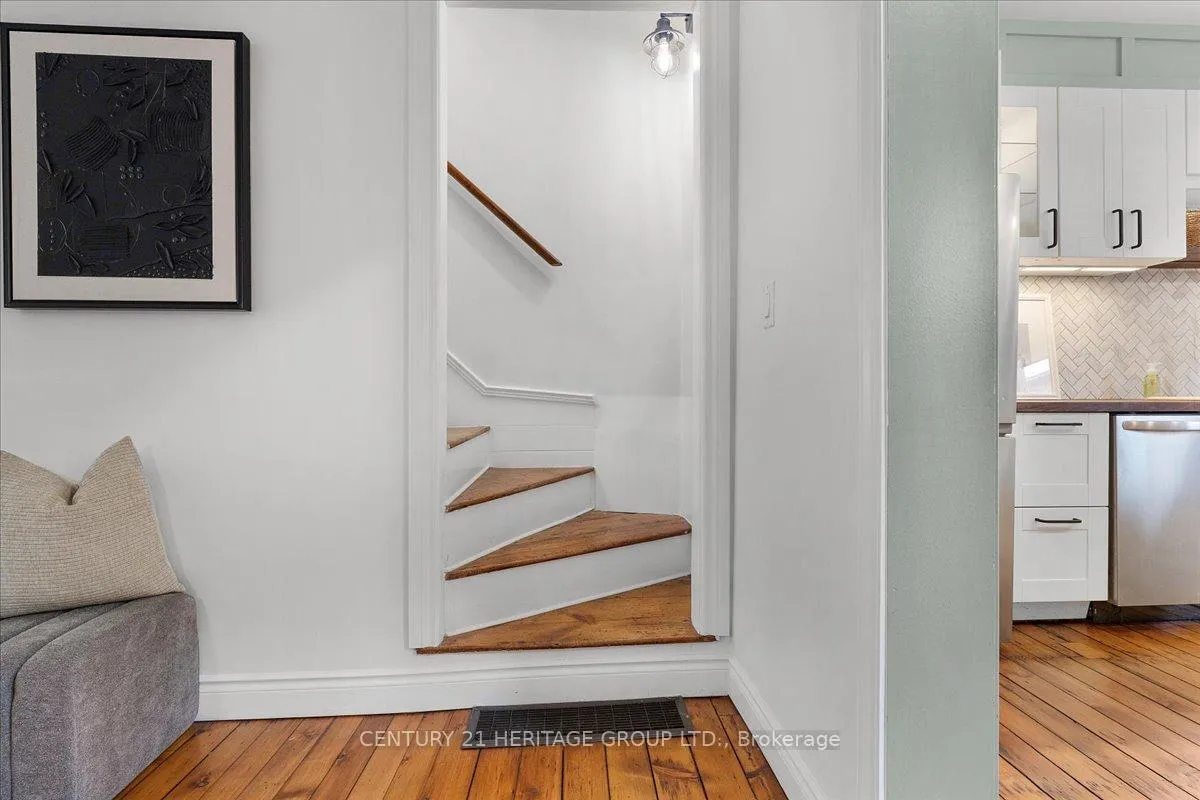 Photo 17 of 40 Emerald Street N, Hamilton, Landsdale — HOMEH