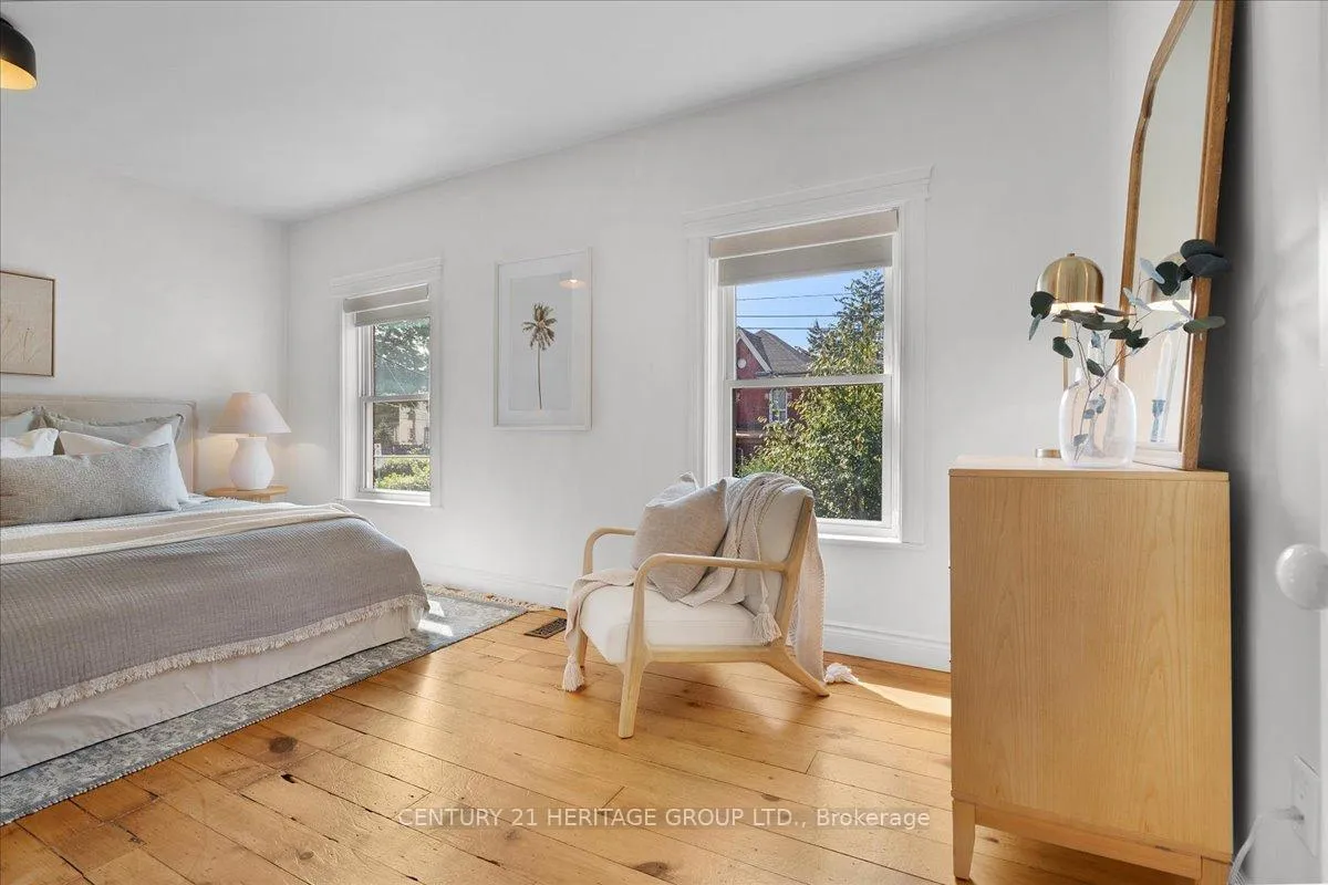 Photo 20 of 40 Emerald Street N, Hamilton, Landsdale — HOMEH