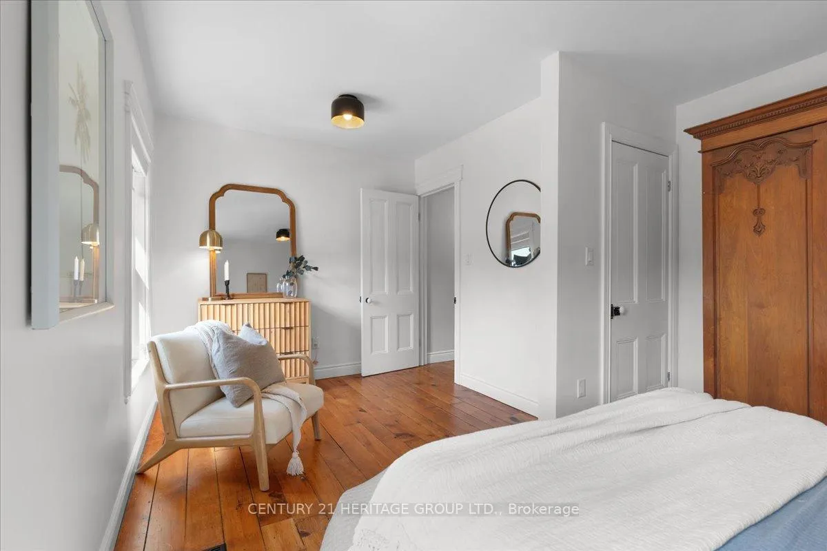 Photo 24 of 40 Emerald Street N, Hamilton, Landsdale — HOMEH