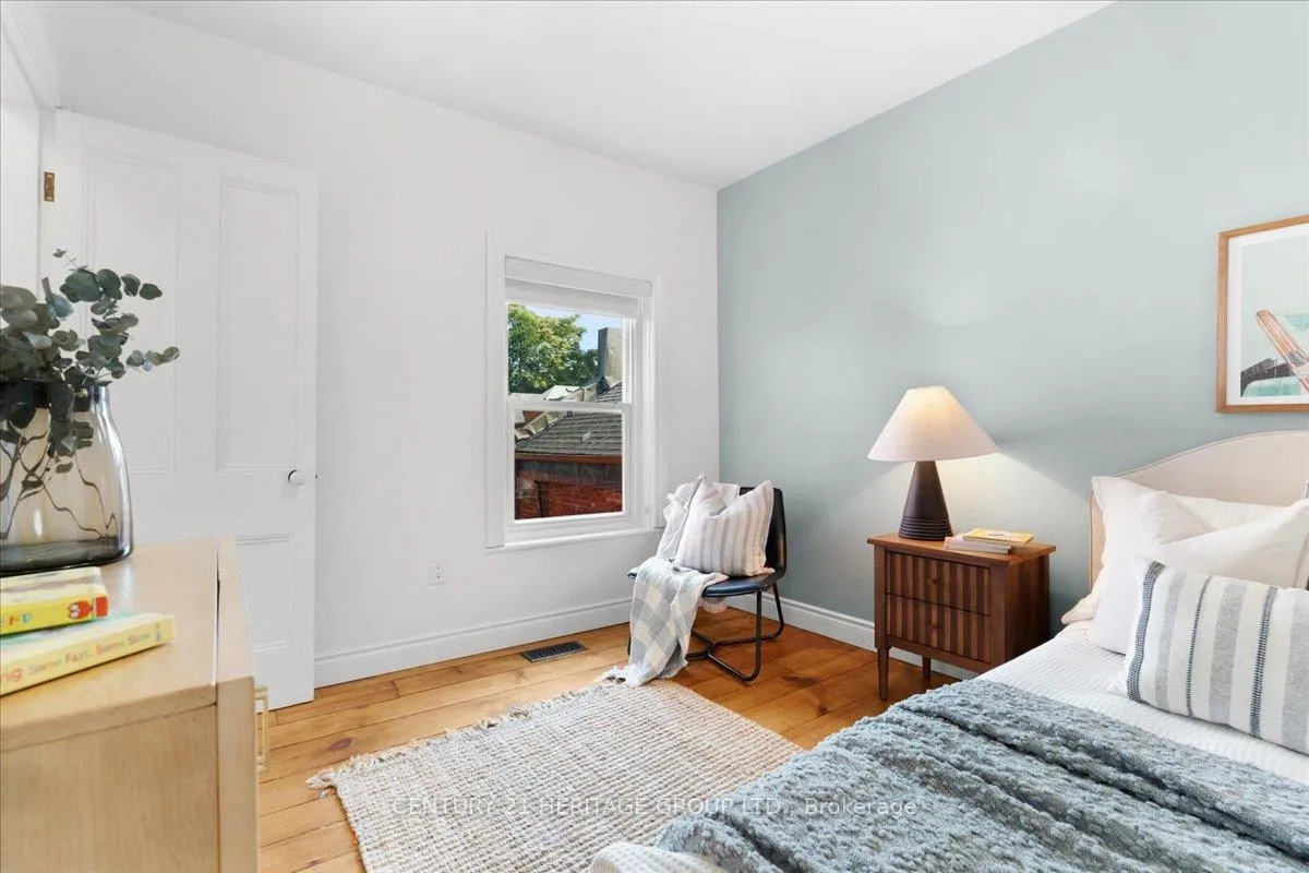 Photo 32 of 40 Emerald Street N, Hamilton, Landsdale — HOMEH