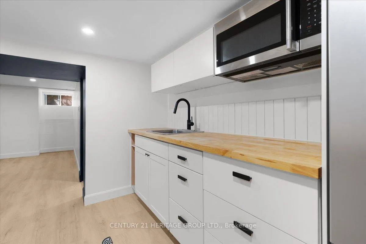 Photo 38 of 40 Emerald Street N, Hamilton, Landsdale — HOMEH