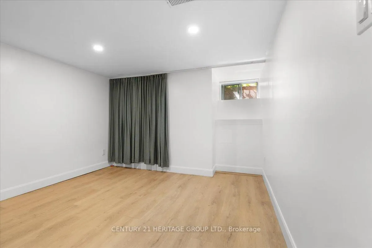 Photo 41 of 40 Emerald Street N, Hamilton, Landsdale — HOMEH