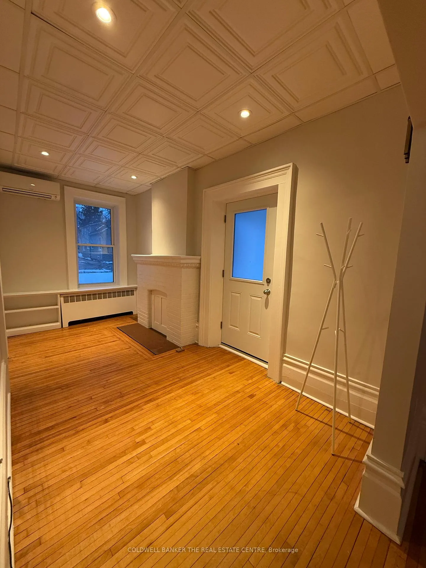 Photo 9 of Unit Main, 59A Wellington Street E, Aurora, Aurora Village — HOMEH