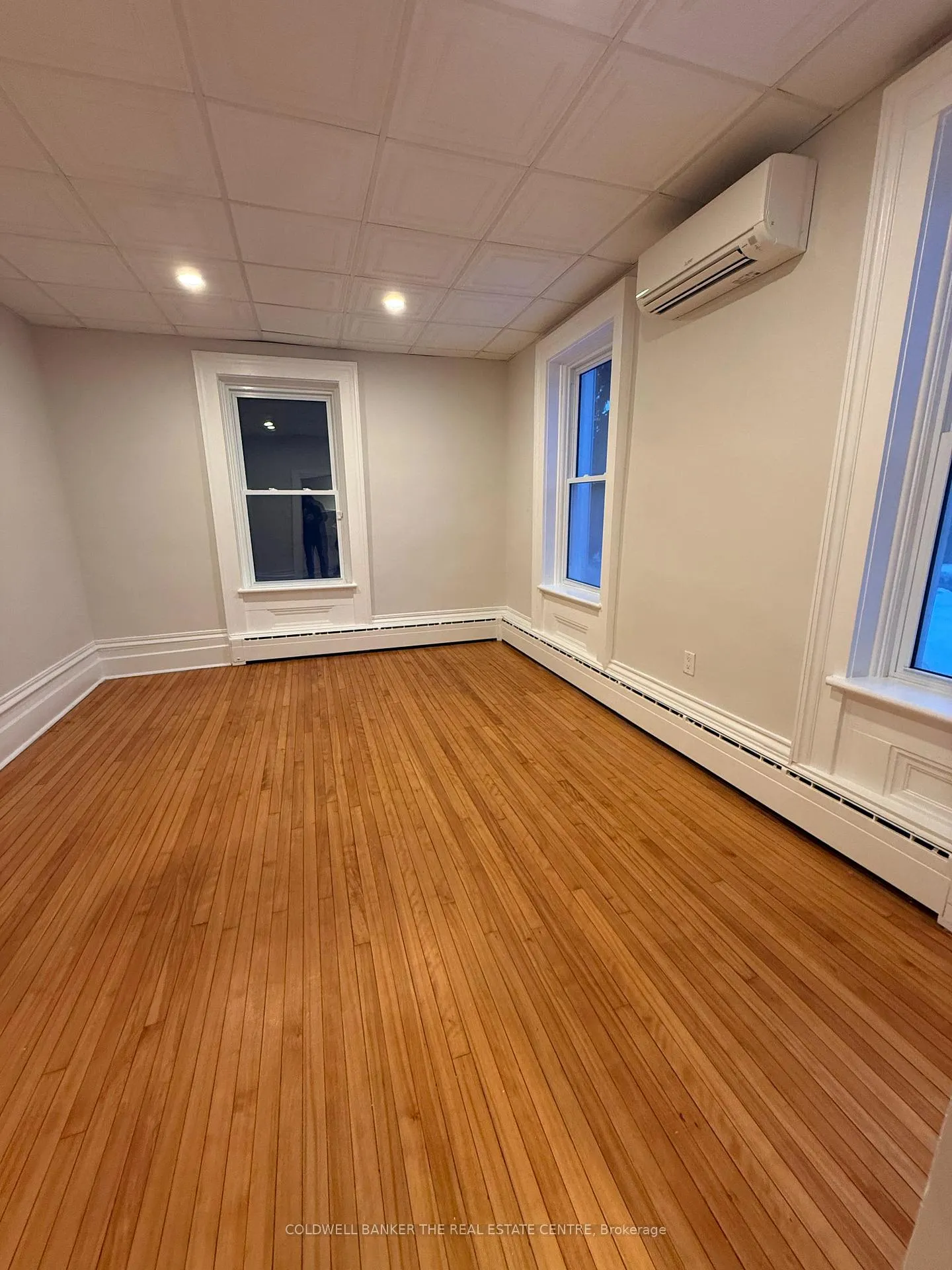 Photo 10 of Unit Main, 59A Wellington Street E, Aurora, Aurora Village — HOMEH