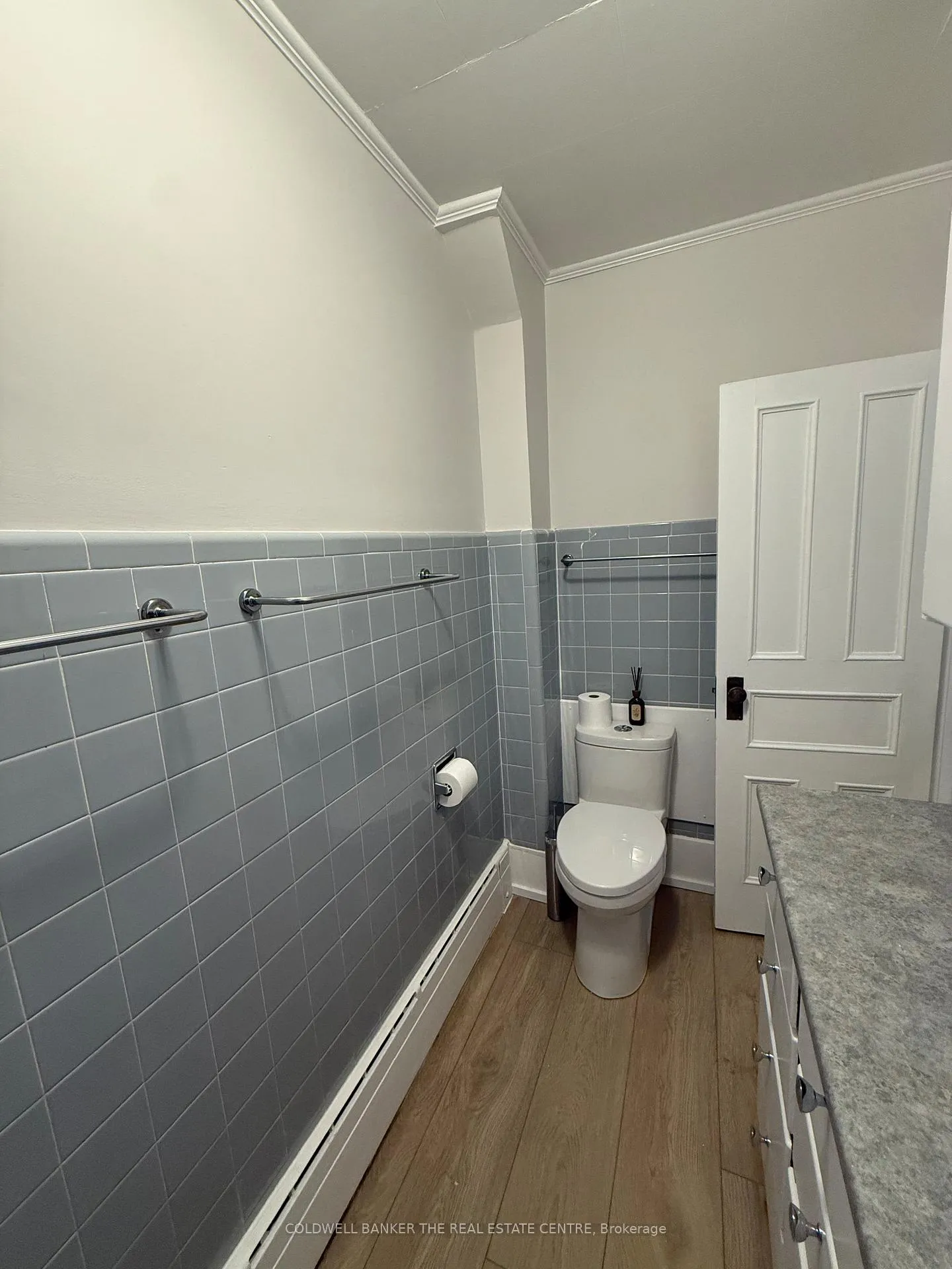 Photo 13 of Unit Main, 59A Wellington Street E, Aurora, Aurora Village — HOMEH