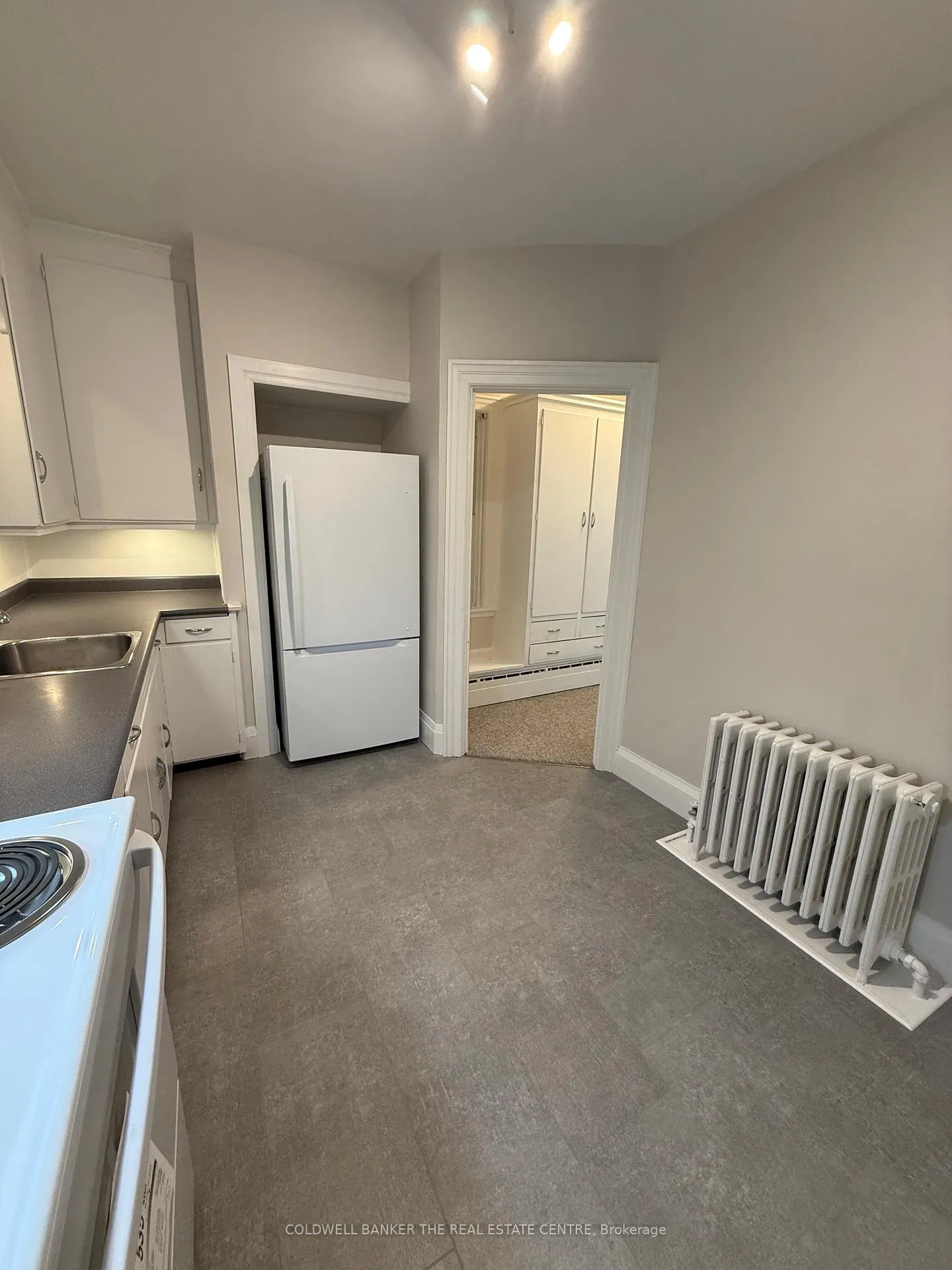 Photo 8 of Unit Upper, 59B Wellington Street E, Aurora, Aurora Village — HOMEH