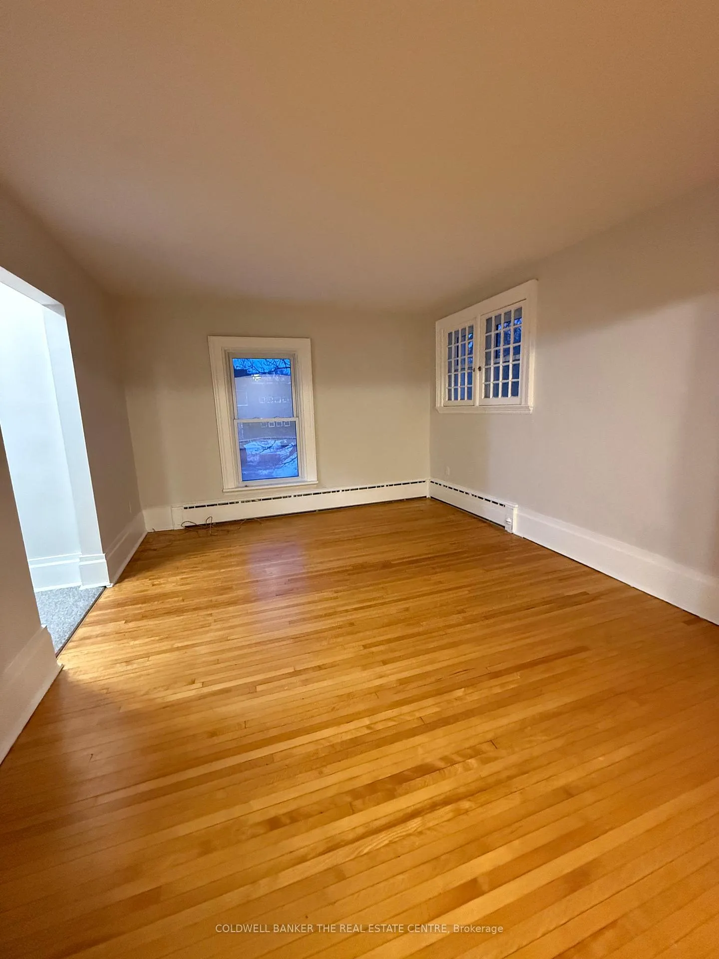 Photo 10 of Unit Upper, 59B Wellington Street E, Aurora, Aurora Village — HOMEH