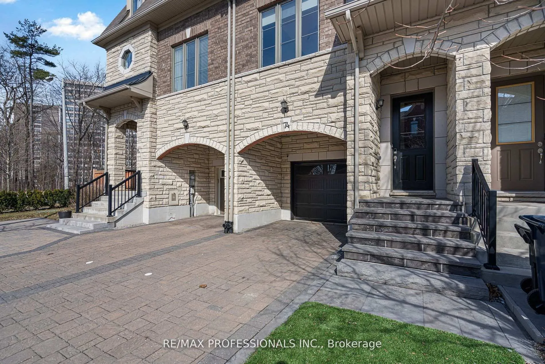 Photo 1 of 74 Dryden Way, Etobicoke, Willowridge-Martingrove-Richview — HOMEH