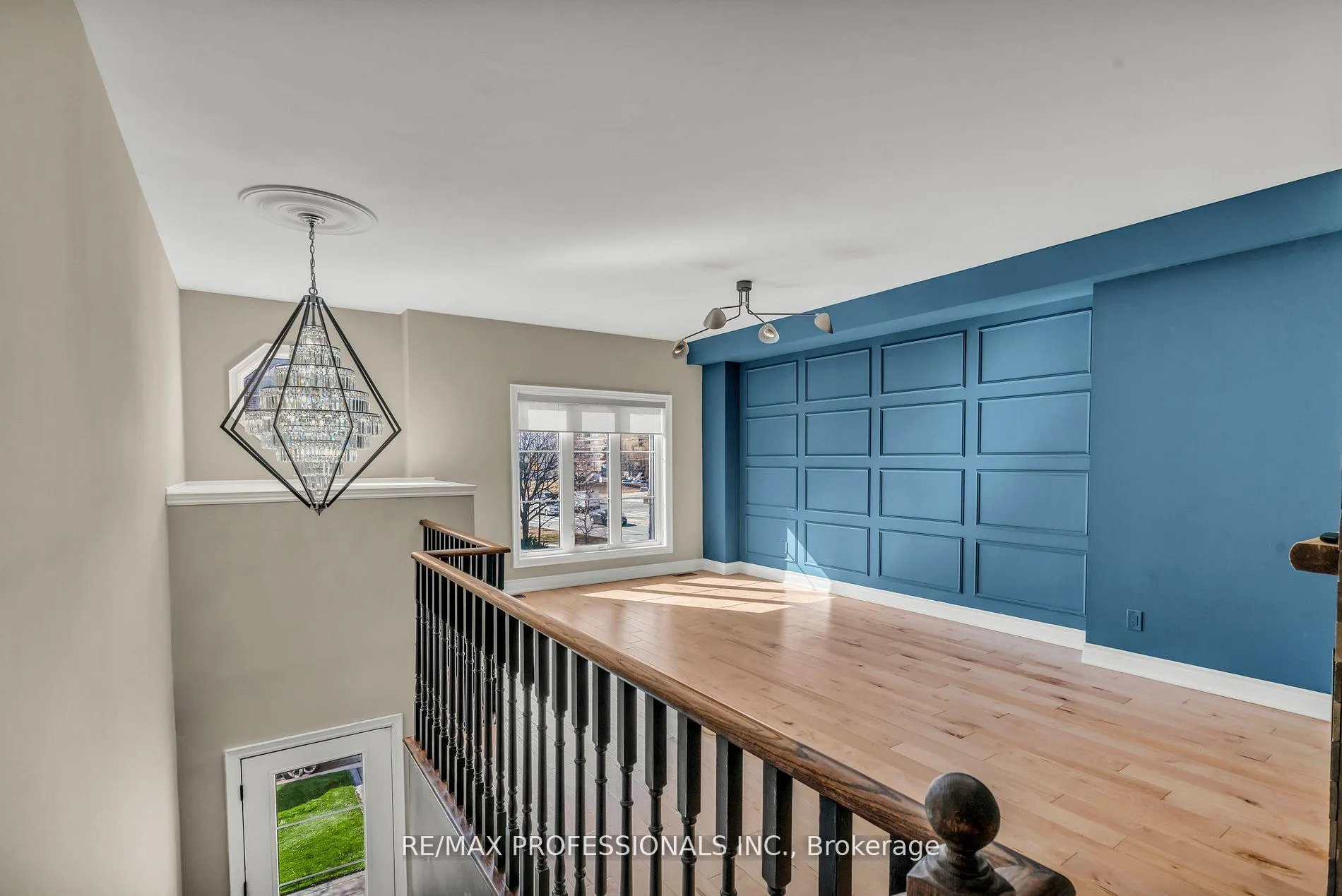 Photo 2 of 74 Dryden Way, Etobicoke, Willowridge-Martingrove-Richview — HOMEH