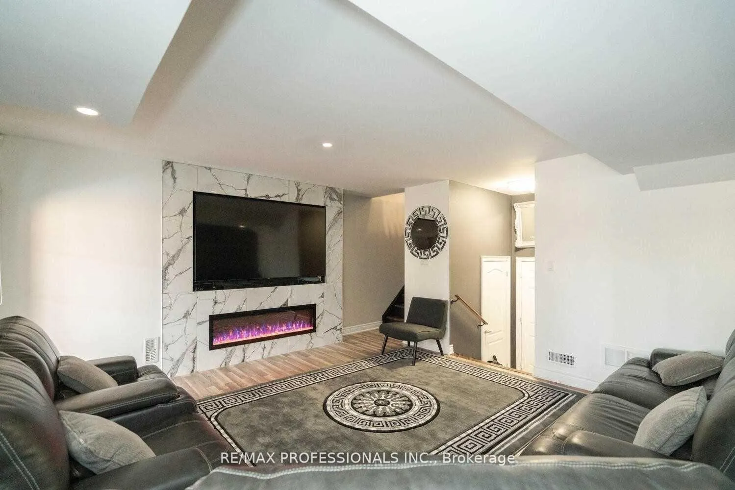 Photo 8 of 74 Dryden Way, Etobicoke, Willowridge-Martingrove-Richview — HOMEH