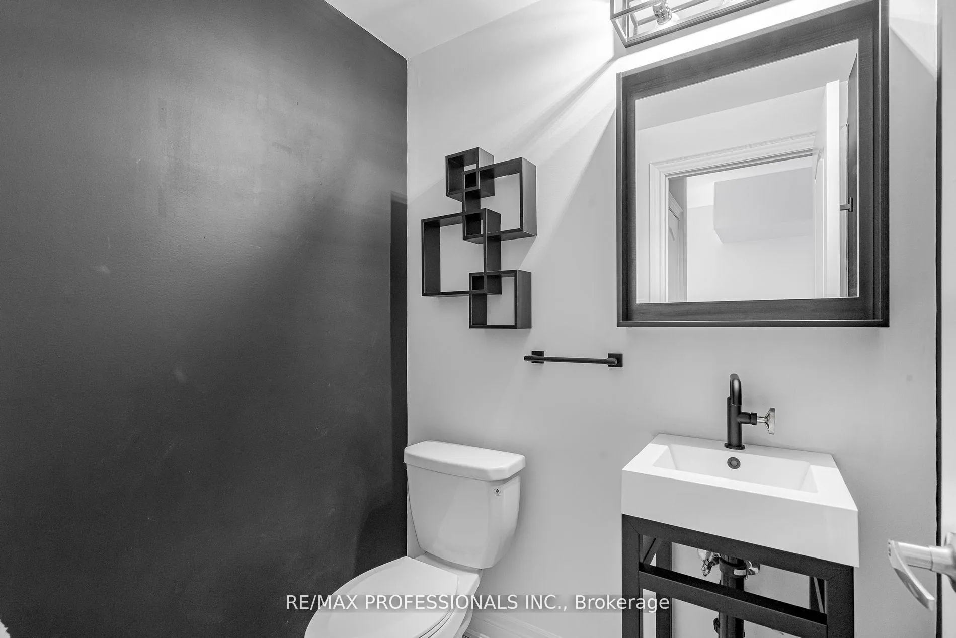 Photo 9 of 74 Dryden Way, Etobicoke, Willowridge-Martingrove-Richview — HOMEH