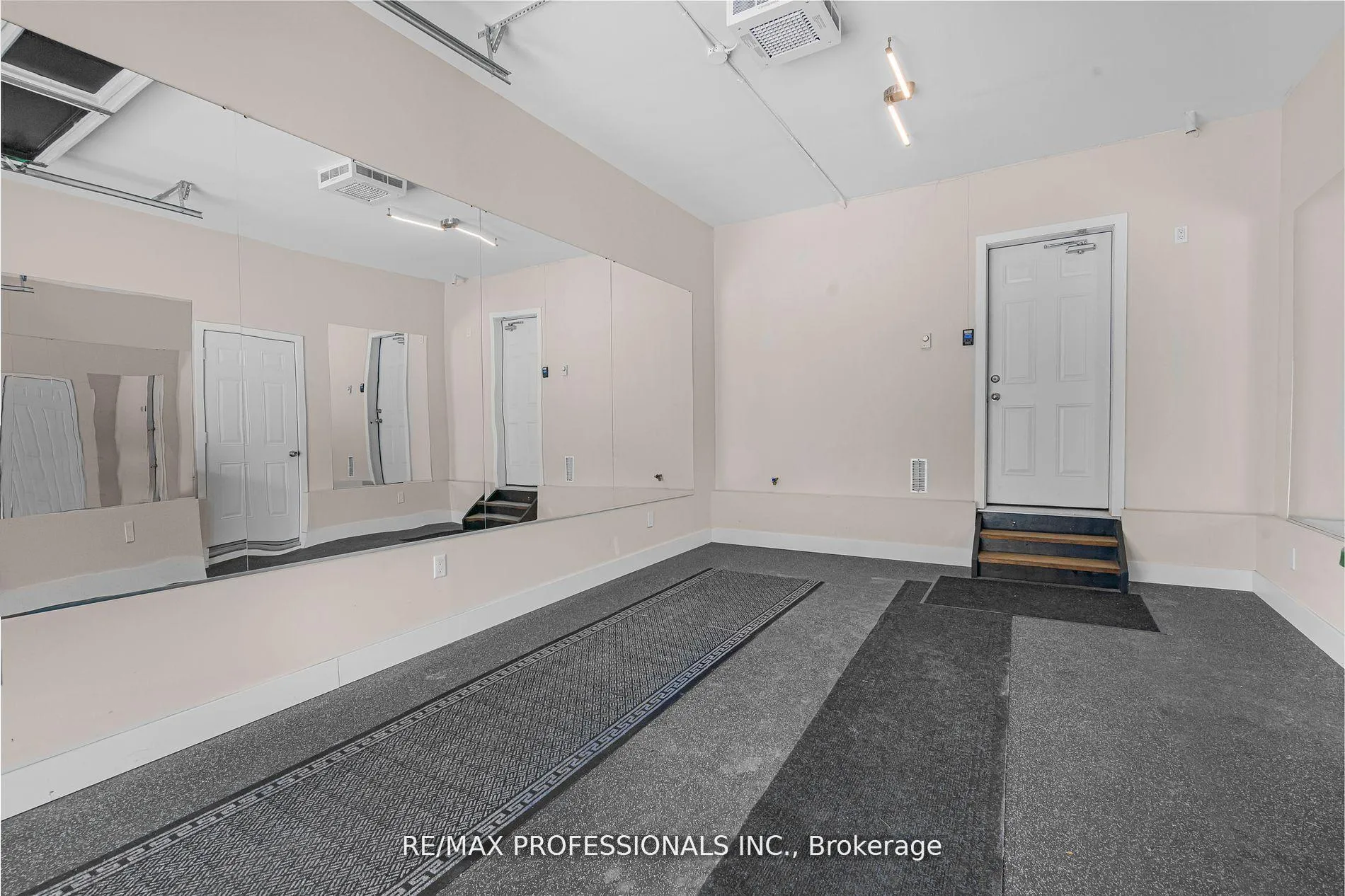 Photo 23 of 74 Dryden Way, Etobicoke, Willowridge-Martingrove-Richview — HOMEH