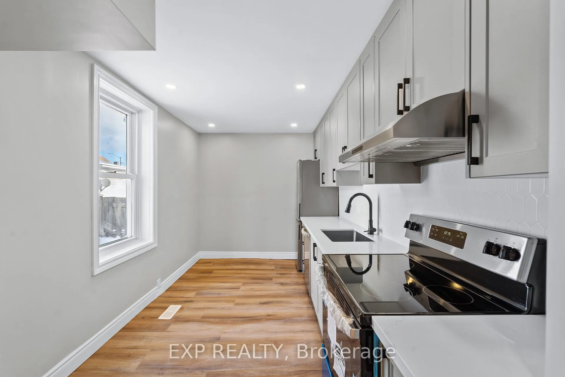 Photo 5 of Unit Unit A, 81 St Charles Street, Belleville, Belleville Ward — HOMEH