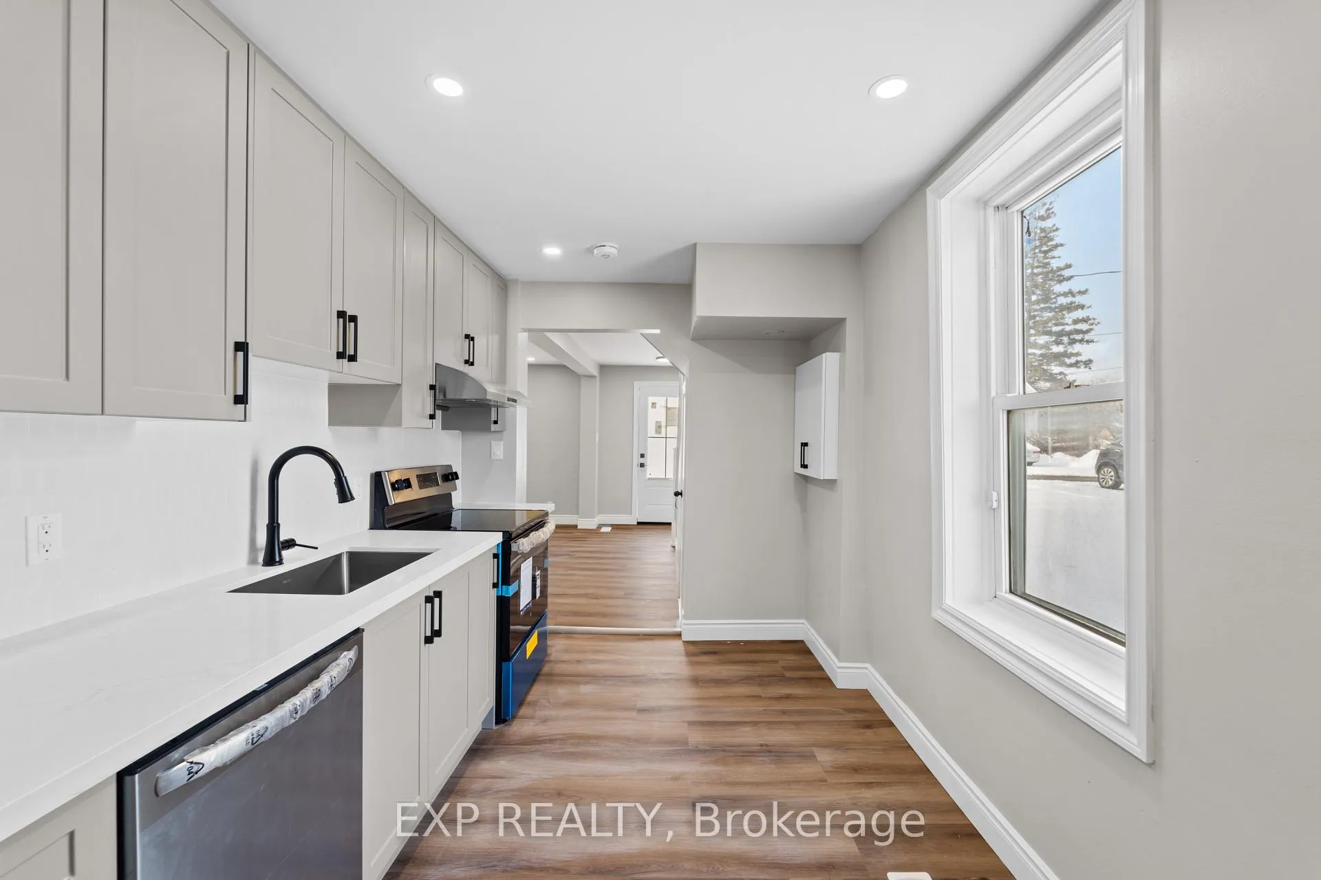 Photo 8 of Unit Unit A, 81 St Charles Street, Belleville, Belleville Ward — HOMEH