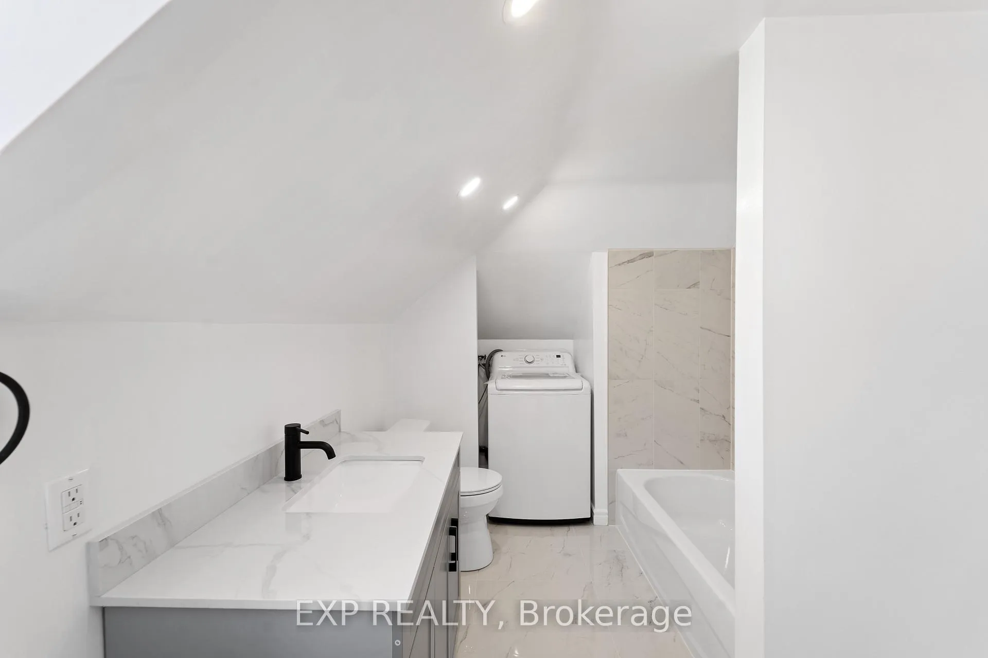Photo 10 of Unit Unit A, 81 St Charles Street, Belleville, Belleville Ward — HOMEH