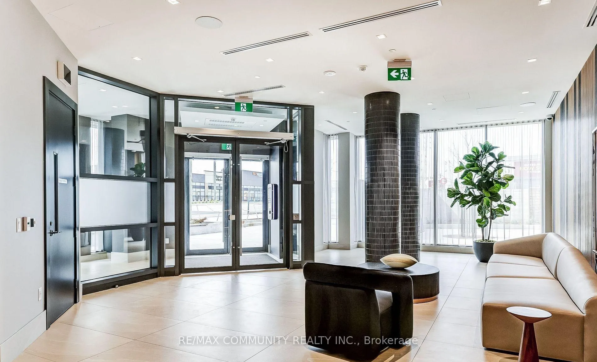 Photo 4 of Unit 401, 2545 Simcoe Street N, Oshawa, Windfields — HOMEH