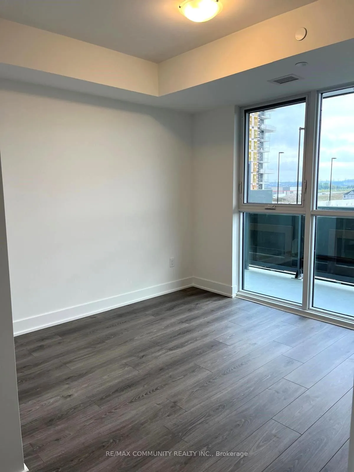 Photo 12 of Unit 401, 2545 Simcoe Street N, Oshawa, Windfields — HOMEH