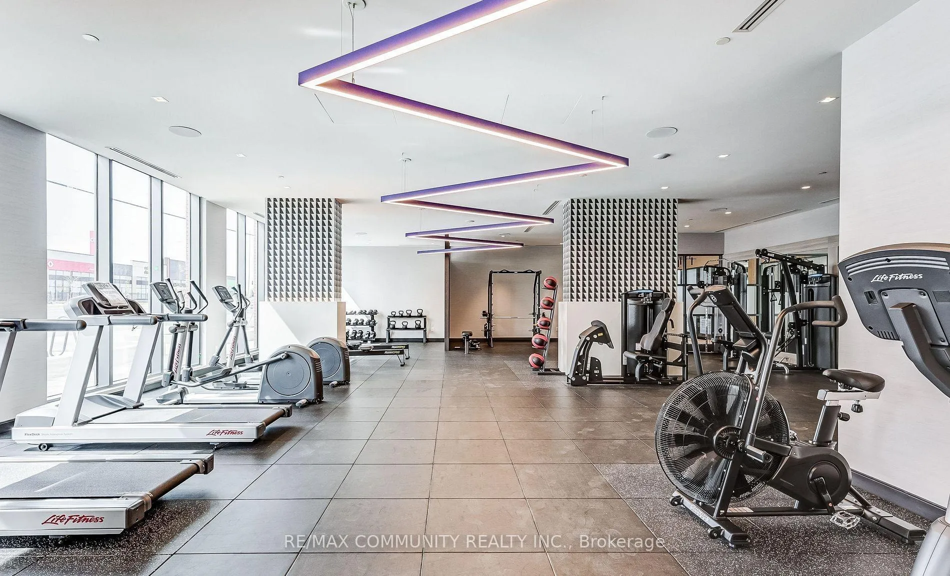 Photo 16 of Unit 401, 2545 Simcoe Street N, Oshawa, Windfields — HOMEH
