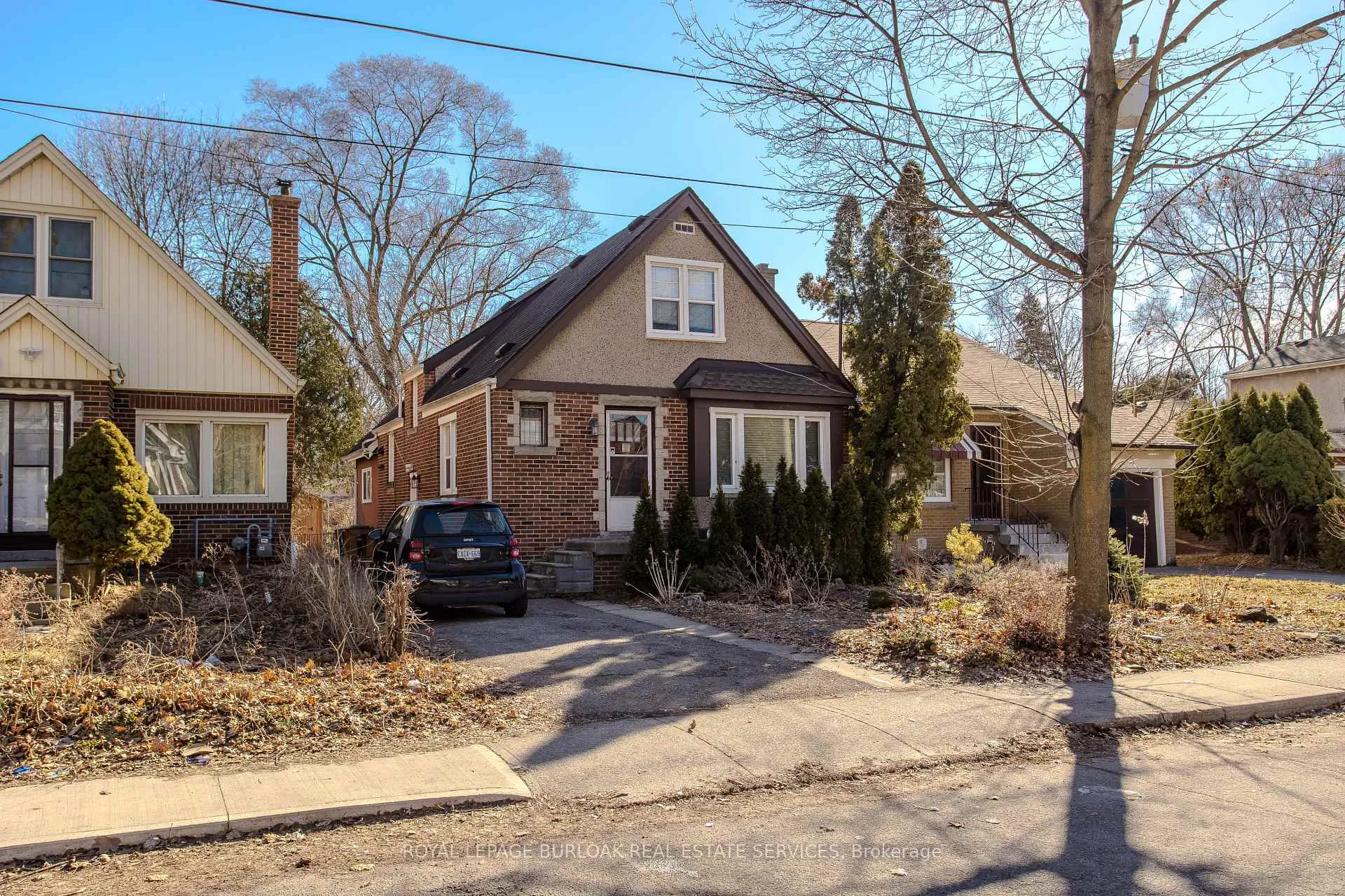 Photo 2 of 34 Hollywood Street N, Hamilton, Ainslie Wood — HOMEH