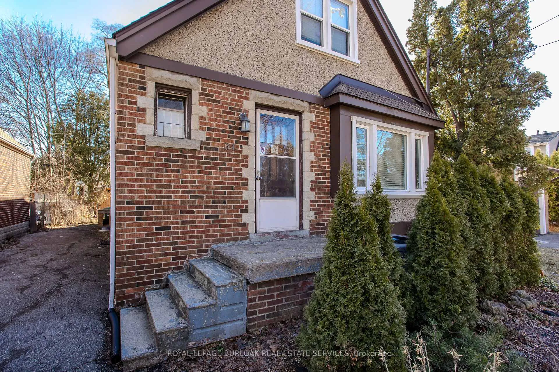 Photo 3 of 34 Hollywood Street N, Hamilton, Ainslie Wood — HOMEH