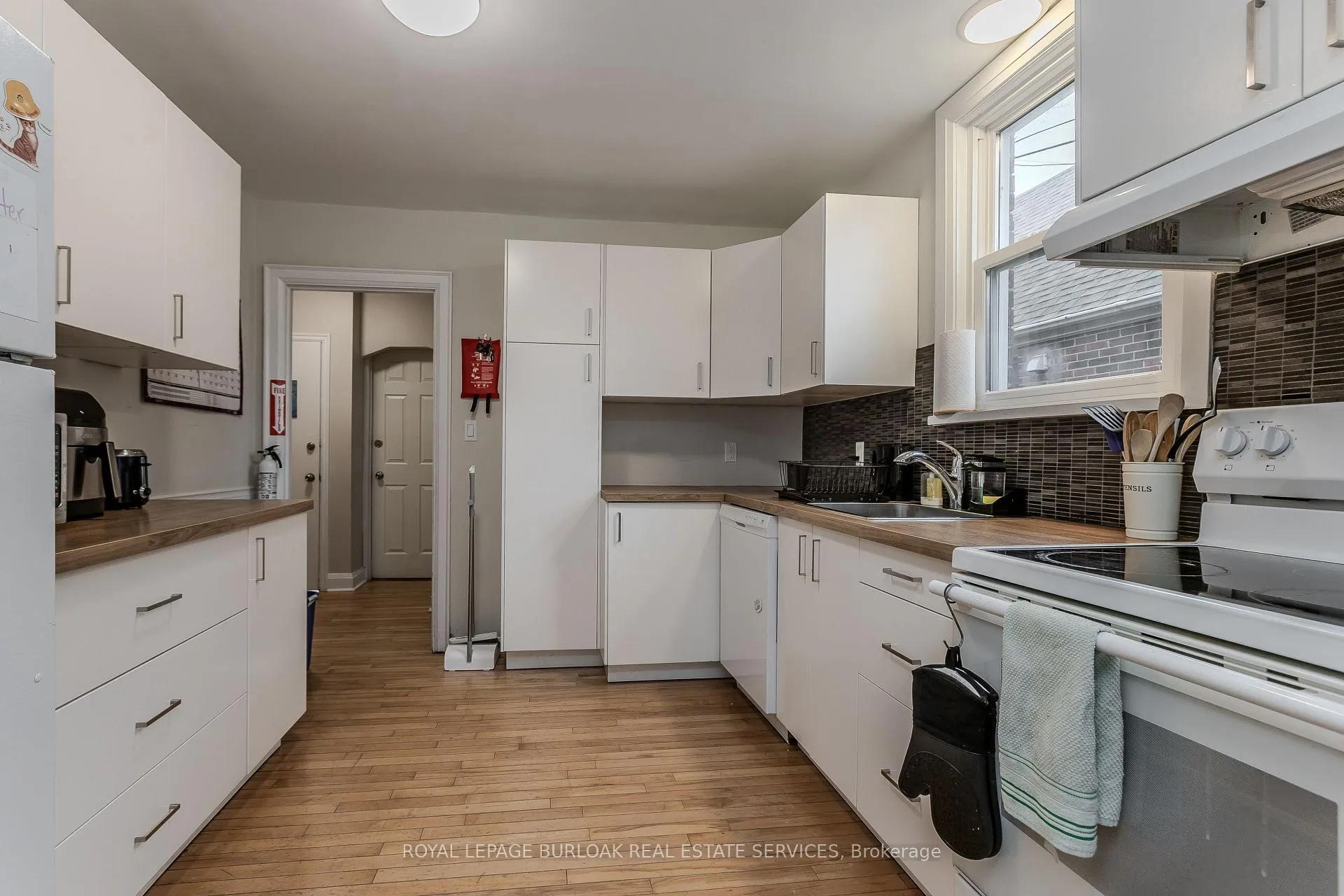 Photo 6 of 34 Hollywood Street N, Hamilton, Ainslie Wood — HOMEH