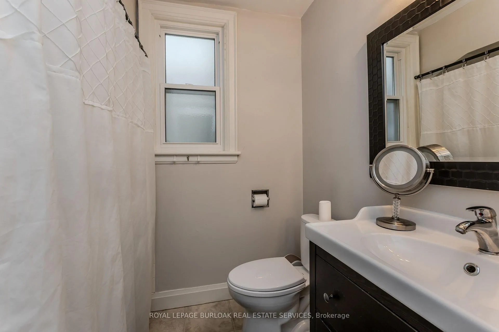 Photo 12 of 34 Hollywood Street N, Hamilton, Ainslie Wood — HOMEH