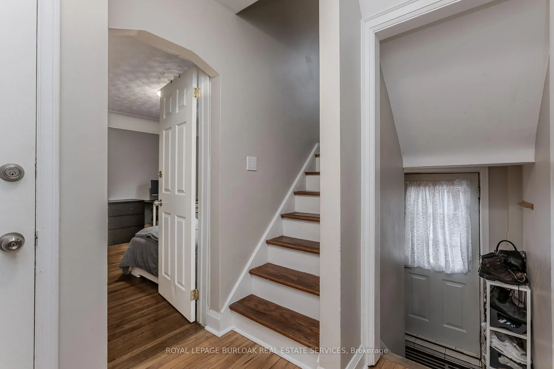 Photo 17 of 34 Hollywood Street N, Hamilton, Ainslie Wood — HOMEH