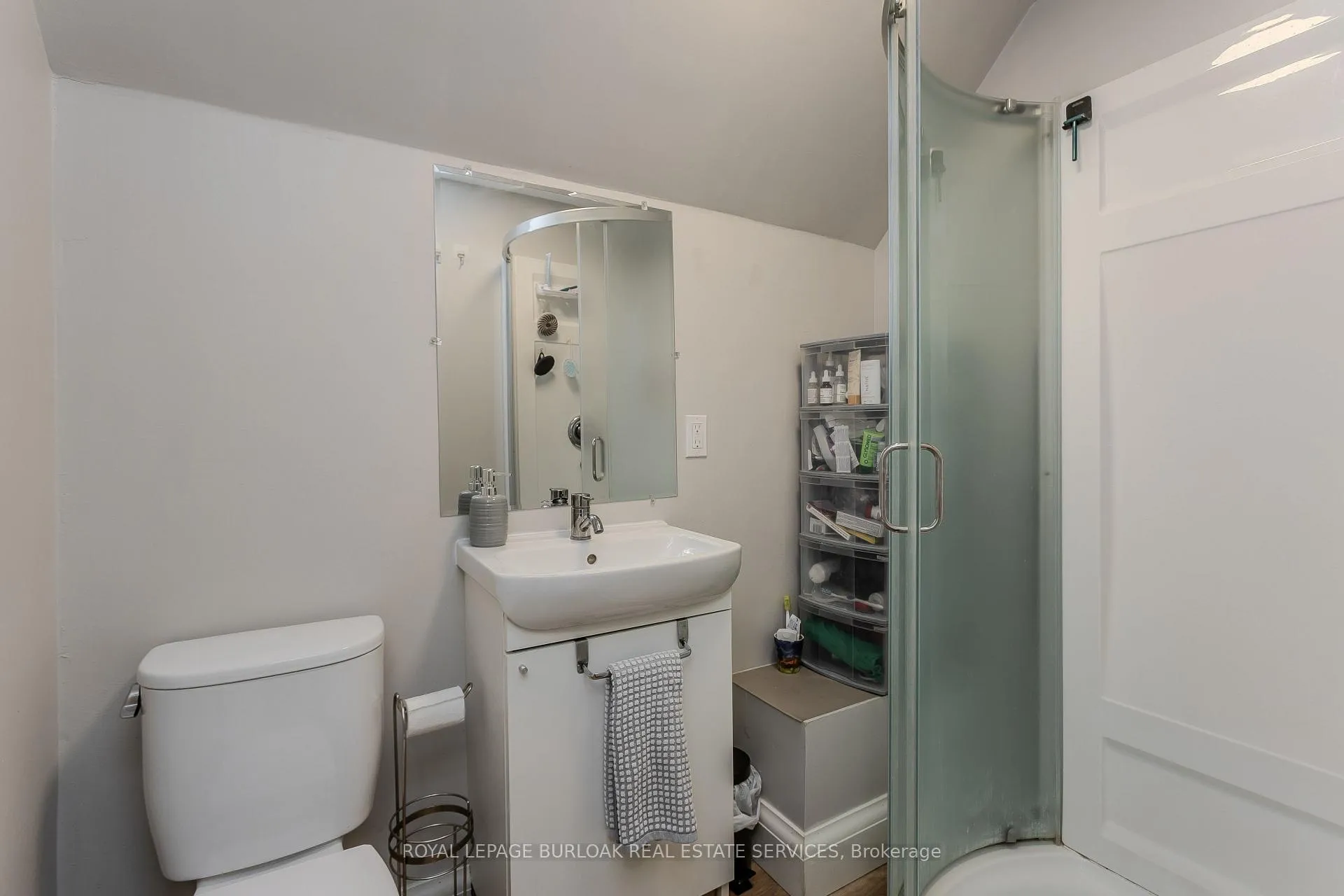 Photo 20 of 34 Hollywood Street N, Hamilton, Ainslie Wood — HOMEH