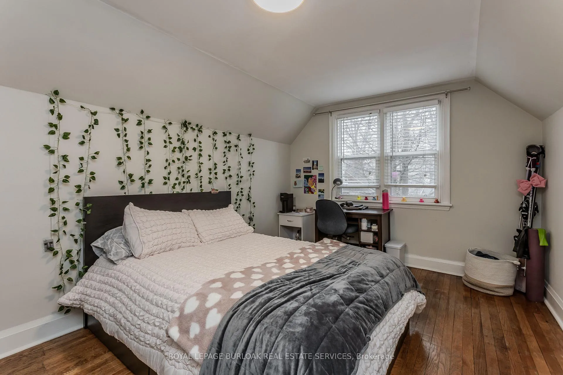 Photo 21 of 34 Hollywood Street N, Hamilton, Ainslie Wood — HOMEH