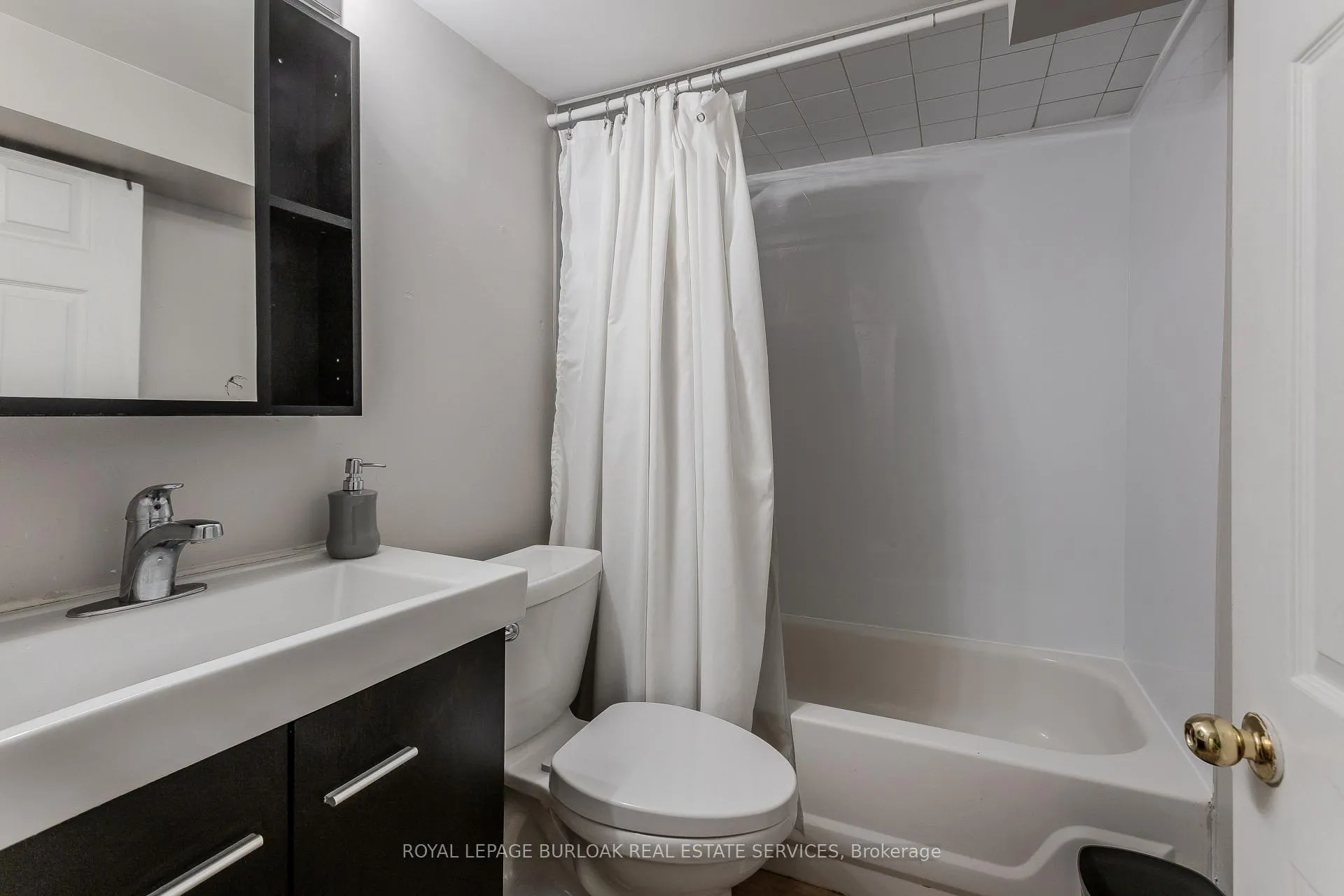 Photo 27 of 34 Hollywood Street N, Hamilton, Ainslie Wood — HOMEH