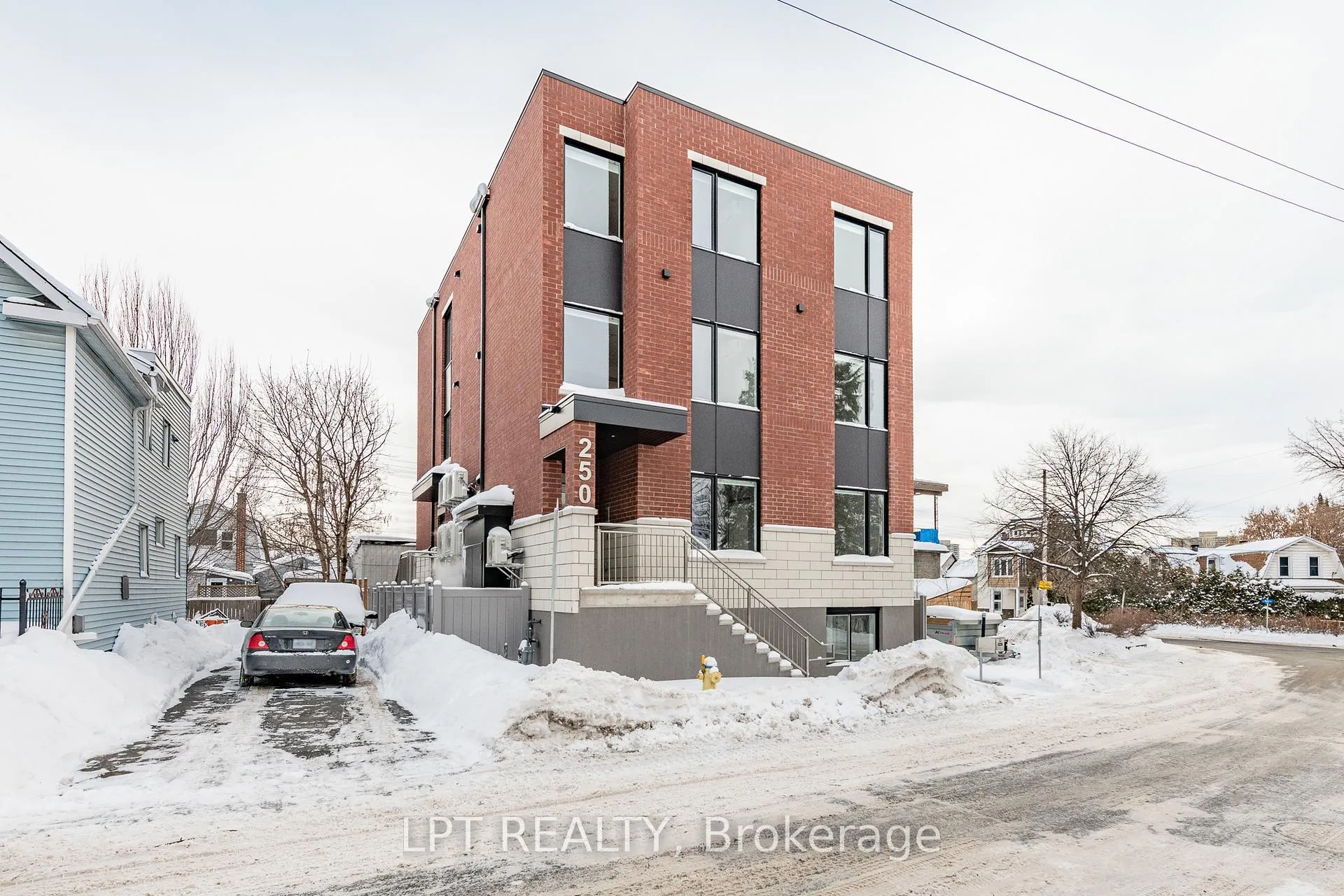 Photo 2 of Unit 2, 250 Shakespeare Street, Ottawa, Vanier — HOMEH