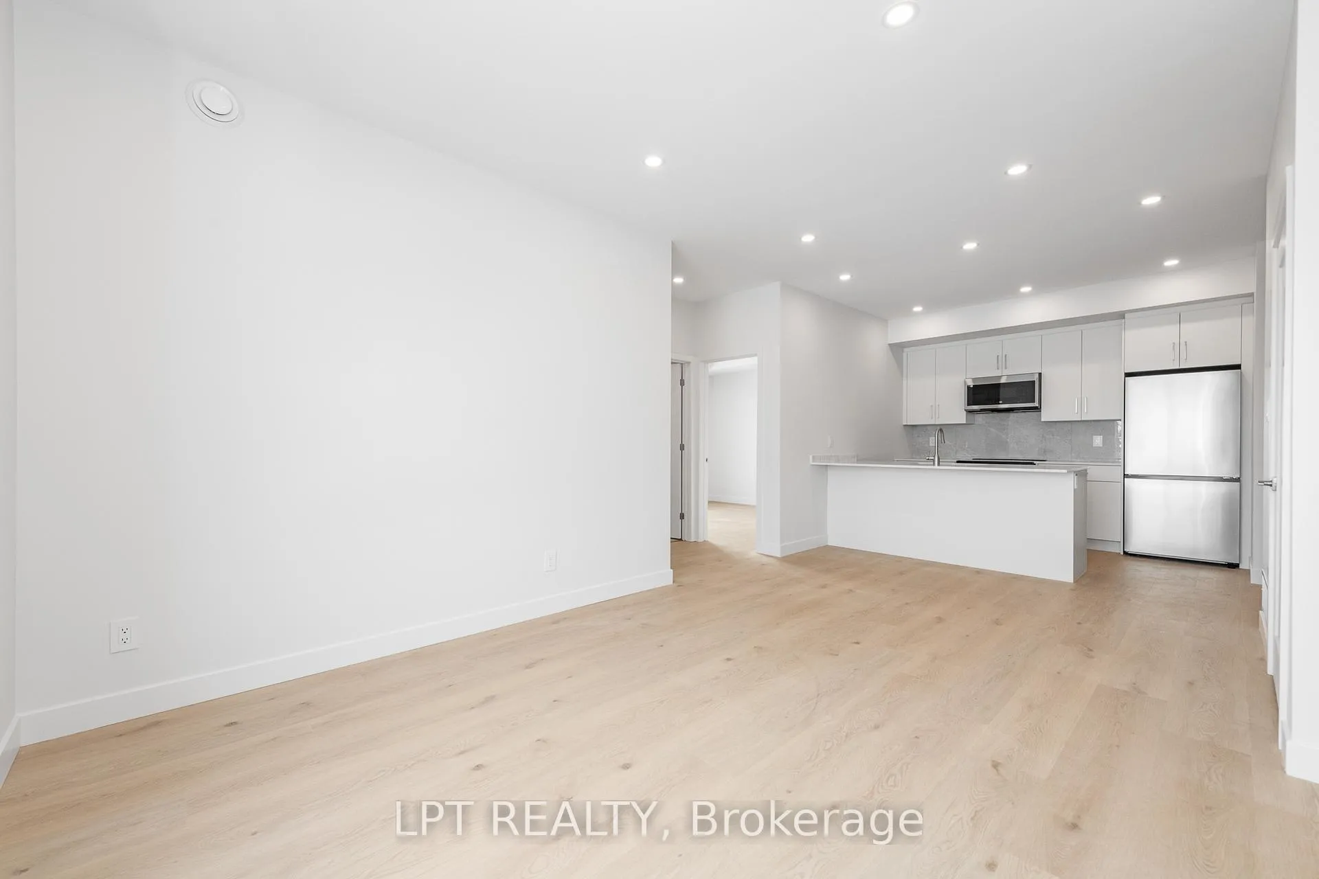 Photo 13 of Unit 2, 250 Shakespeare Street, Ottawa, Vanier — HOMEH